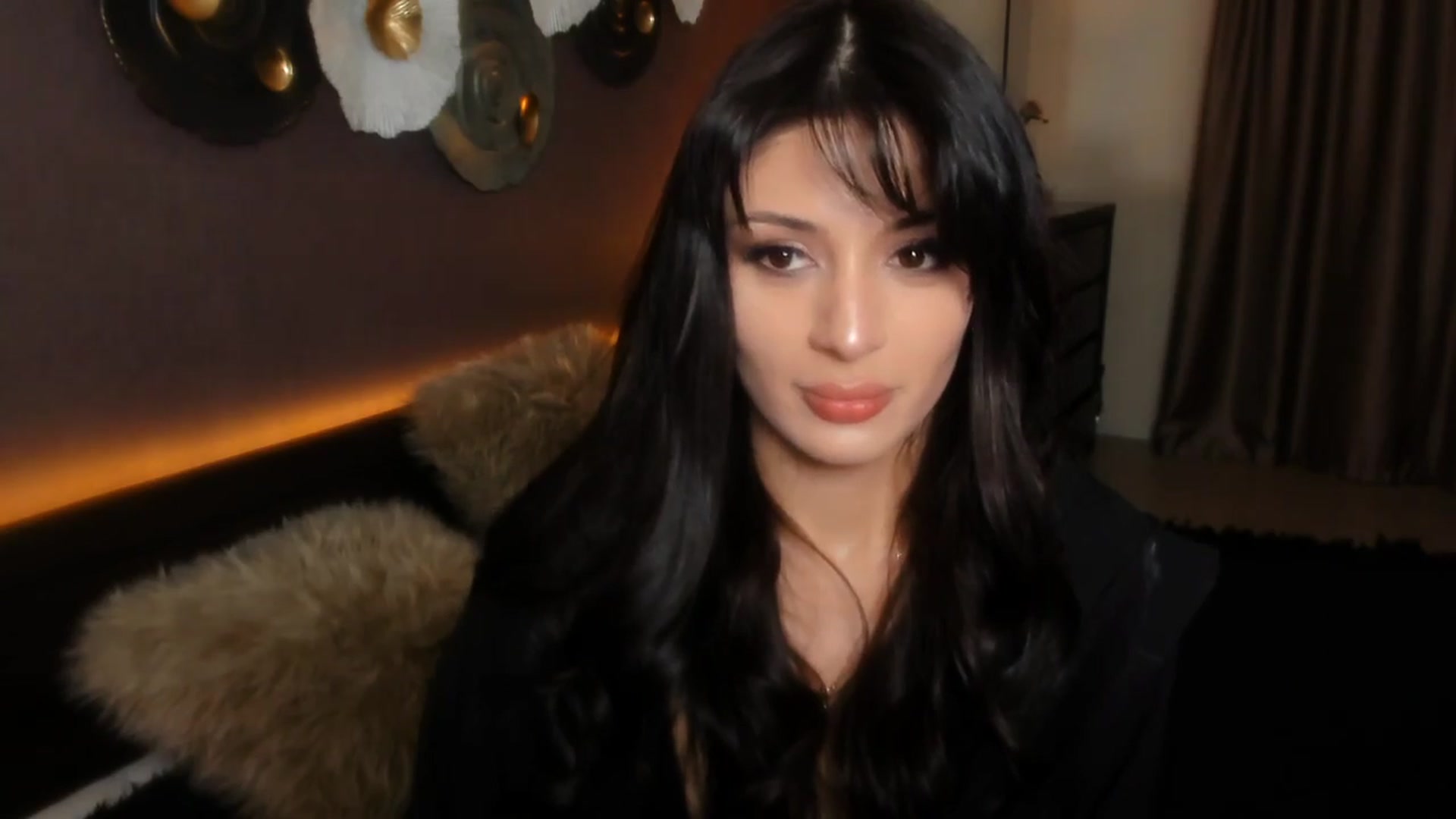 Gallery image thumbnail from Angel_on_Duty's myfreecams stream on, 03/26/2024, 23:08 image 19 of 20
