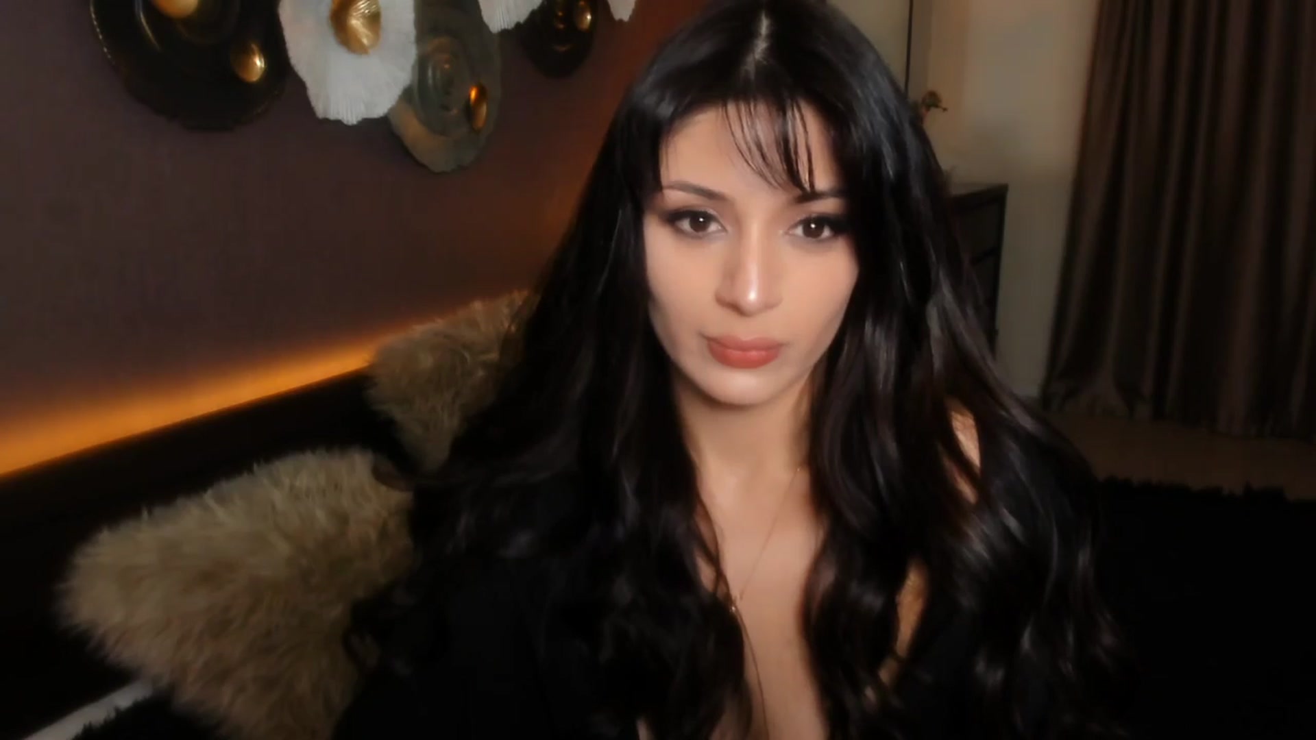 Gallery image thumbnail from Angel_on_Duty's myfreecams stream on, 03/26/2024, 23:08 image 7 of 20