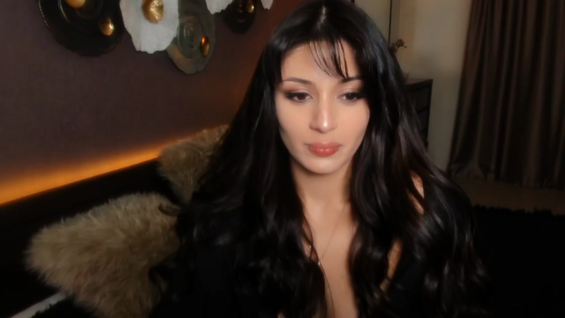 Gallery image thumbnail from Angel_on_Duty's myfreecams stream on, 03/26/2024, 23:08 image 6 of 20