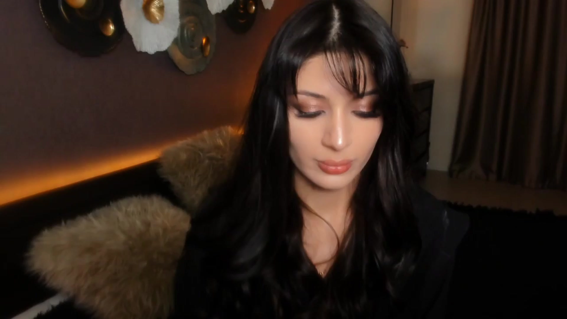 Gallery image thumbnail from Angel_on_Duty's myfreecams stream on, 03/26/2024, 23:08 image 16 of 20