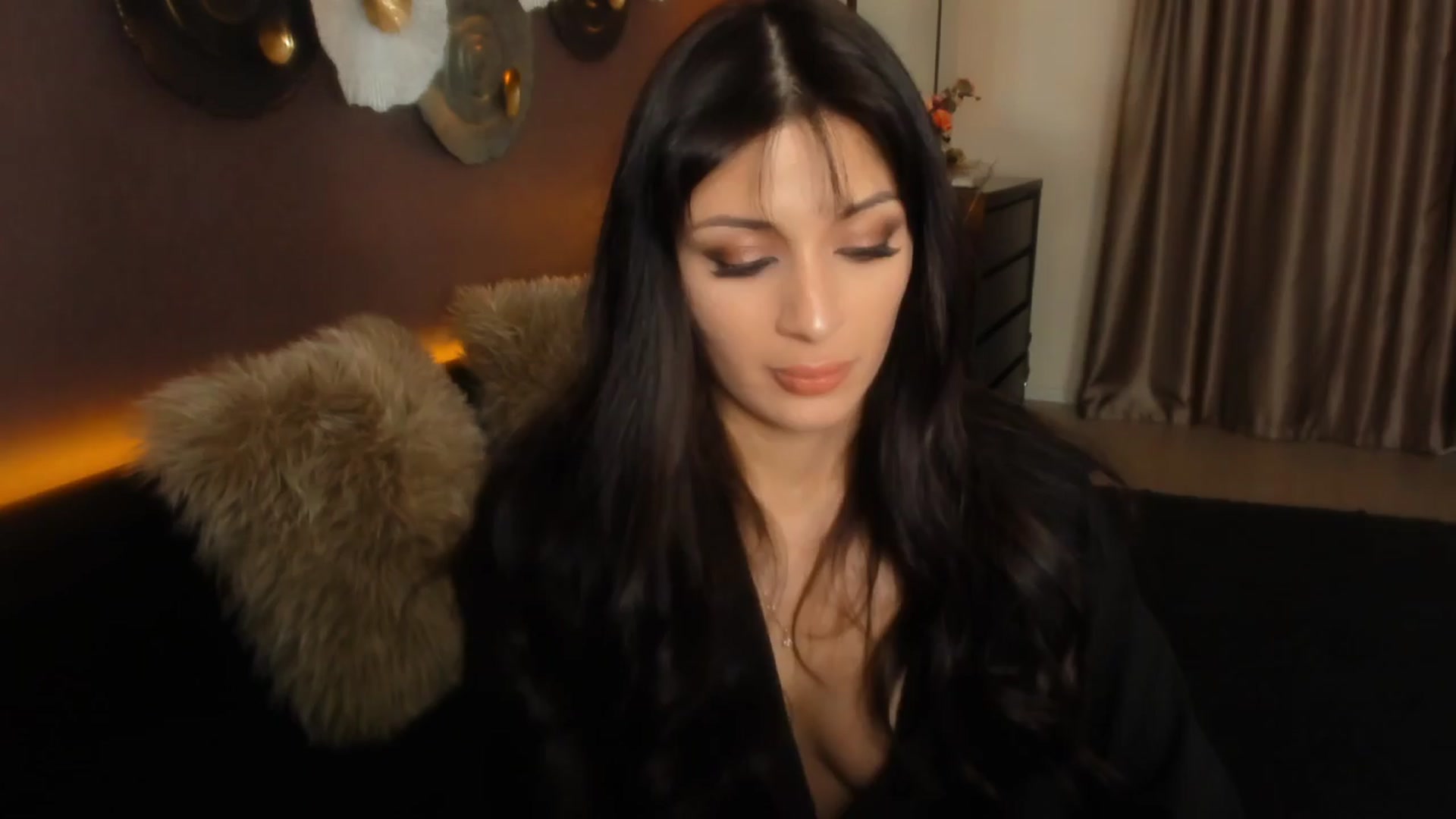 Gallery image thumbnail from Angel_on_Duty's myfreecams stream on, 03/27/2024, 03:13 image 9 of 20