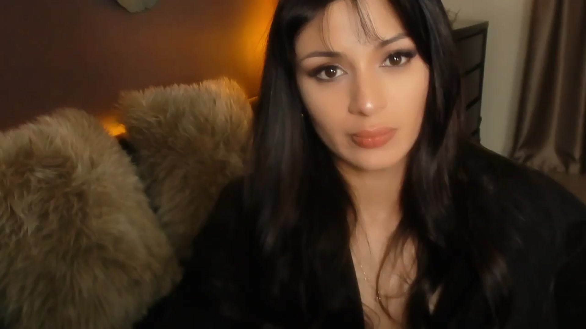 Gallery image thumbnail from Angel_on_Duty's myfreecams stream on, 03/27/2024, 03:13 image 11 of 20