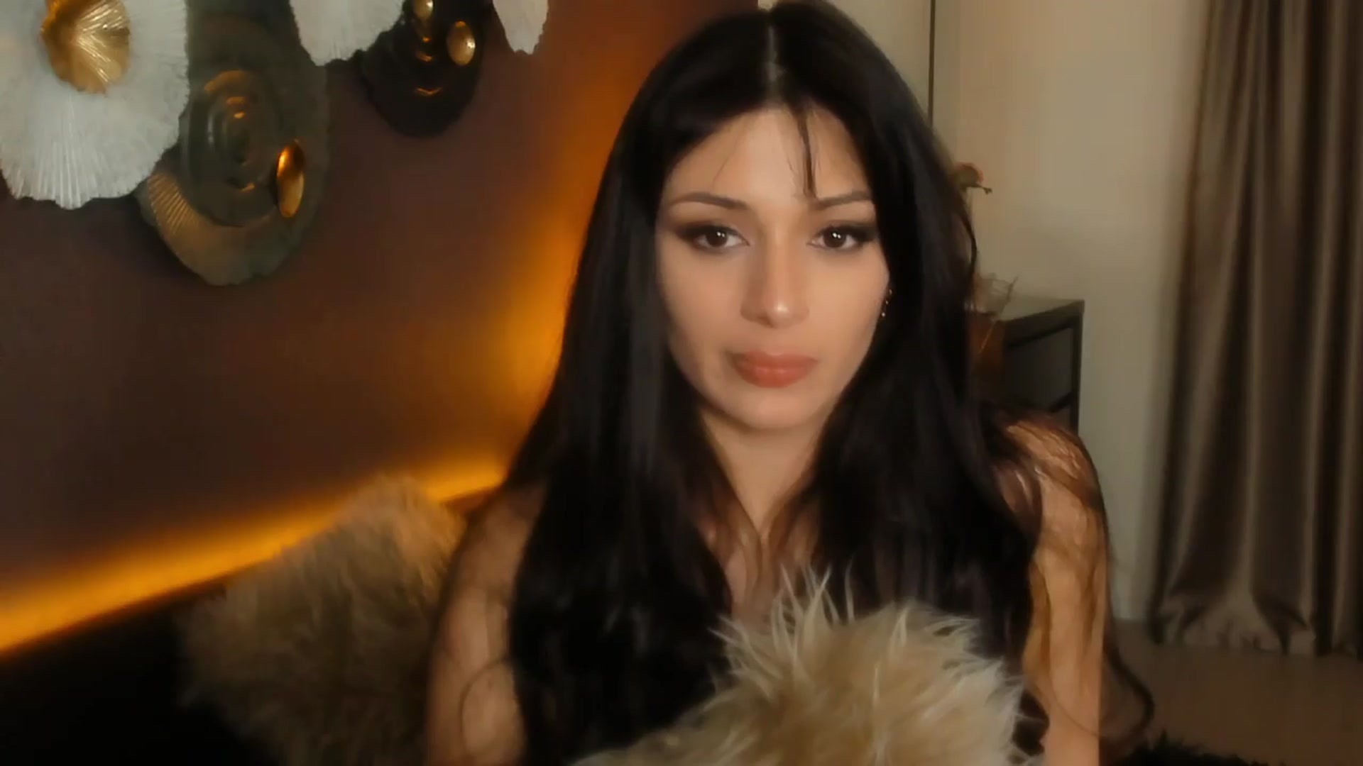 Gallery image thumbnail from Angel_on_Duty's myfreecams stream on, 03/27/2024, 03:13 image 18 of 20