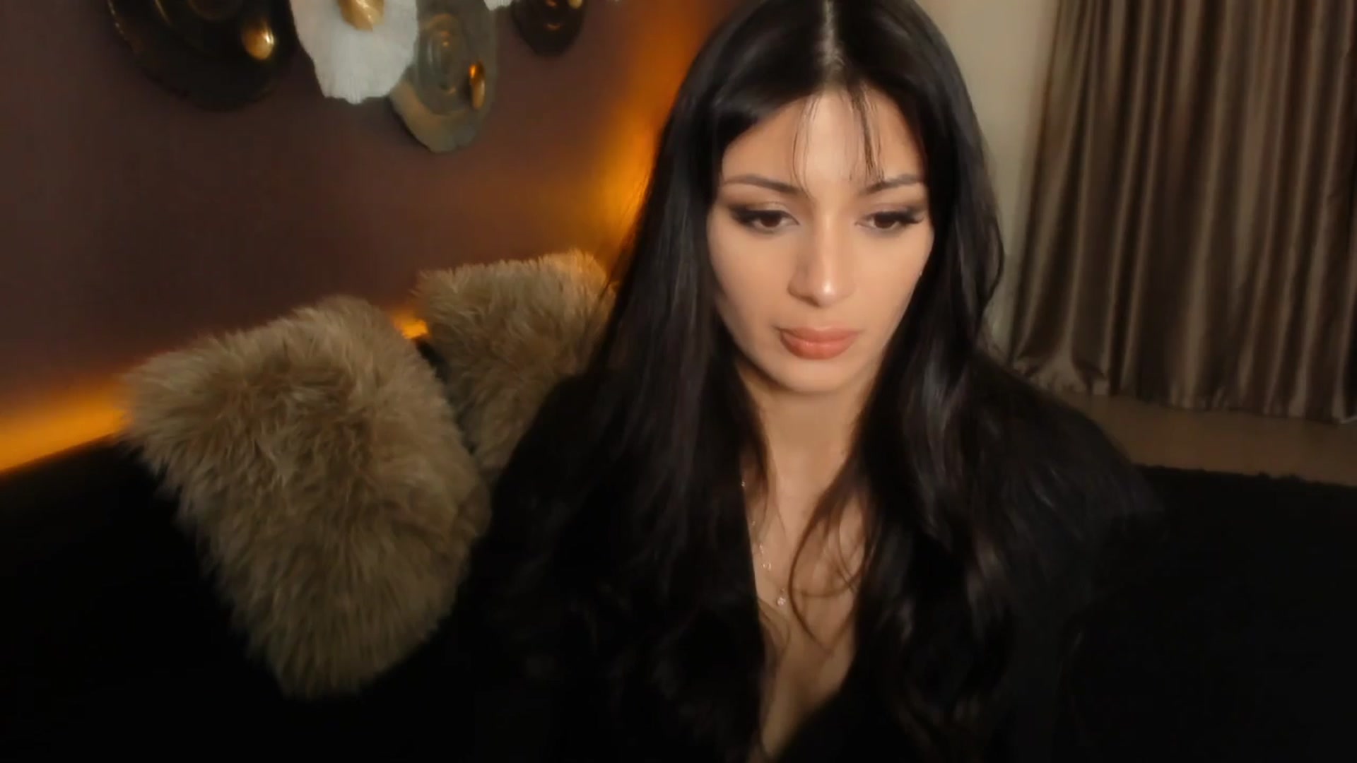 Gallery image thumbnail from Angel_on_Duty's myfreecams stream on, 03/27/2024, 03:13 image 10 of 20