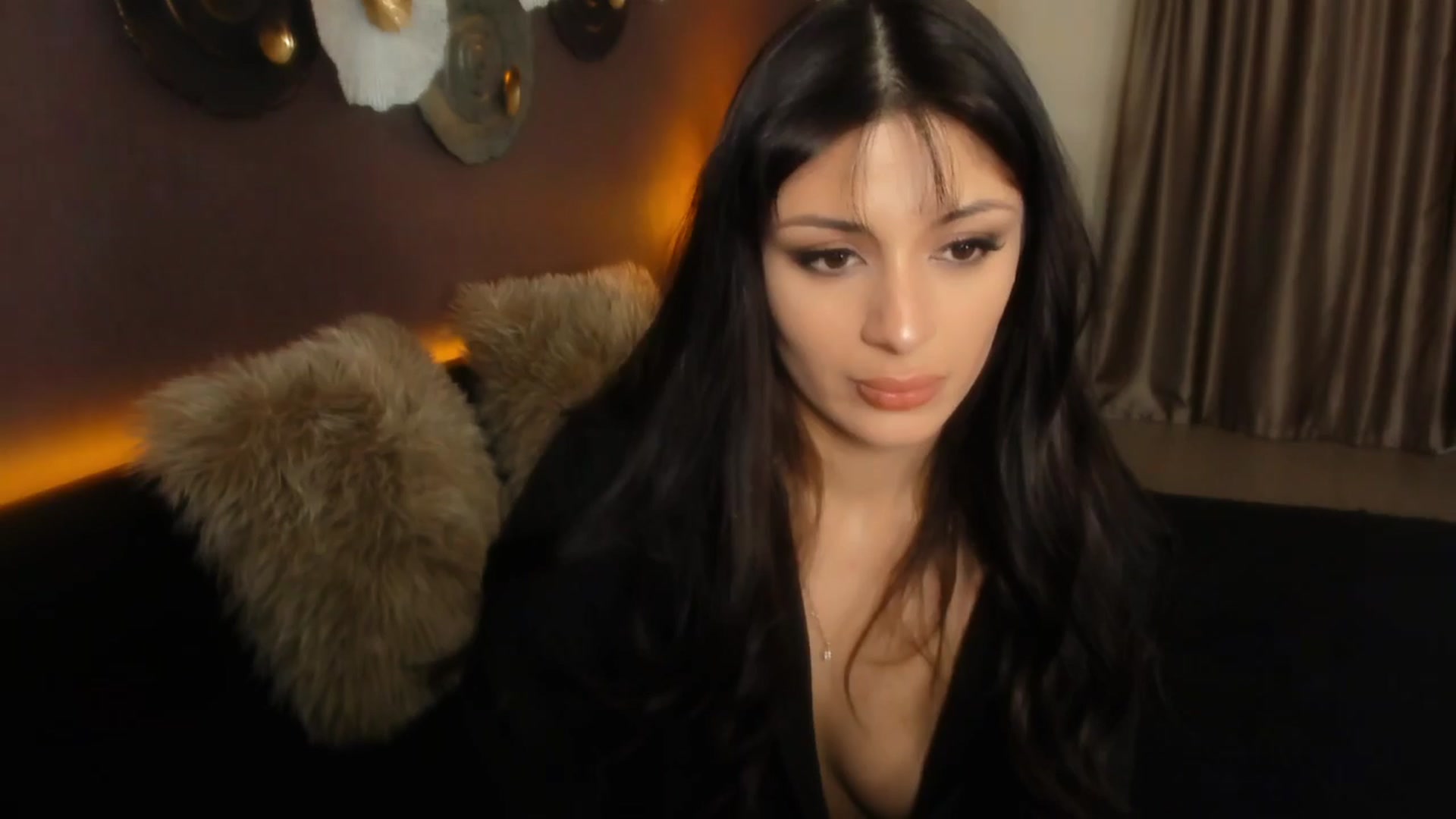 Gallery image thumbnail from Angel_on_Duty's myfreecams stream on, 03/27/2024, 03:13 image 6 of 20