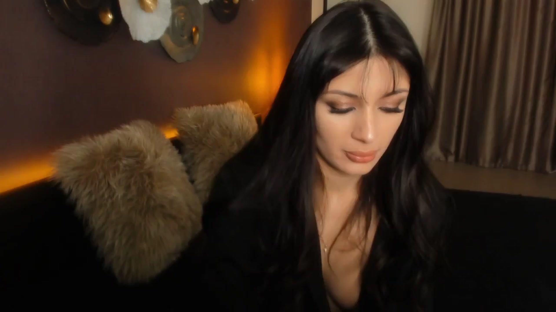 Gallery image thumbnail from Angel_on_Duty's myfreecams stream on, 03/27/2024, 03:13 image 5 of 20