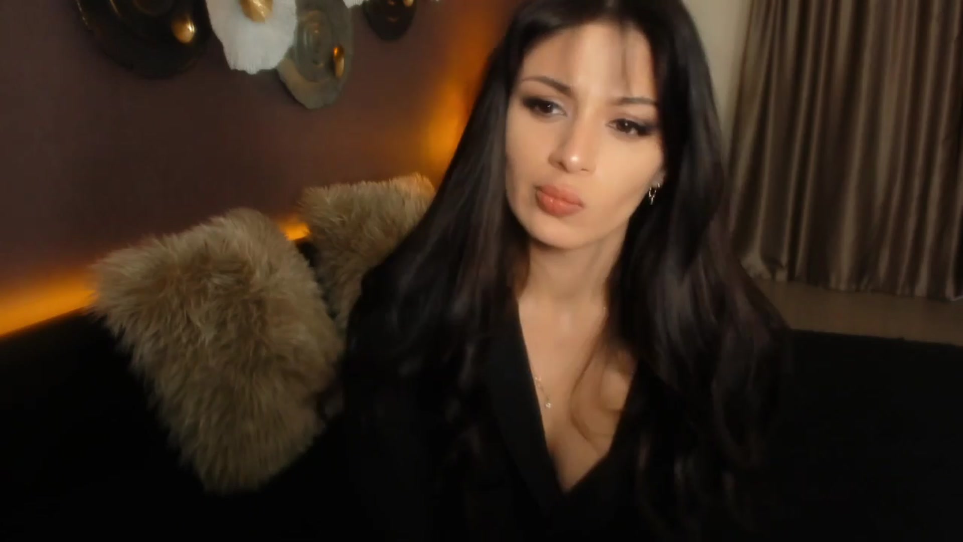 Gallery image thumbnail from Angel_on_Duty's myfreecams stream on, 03/27/2024, 03:13 image 3 of 20