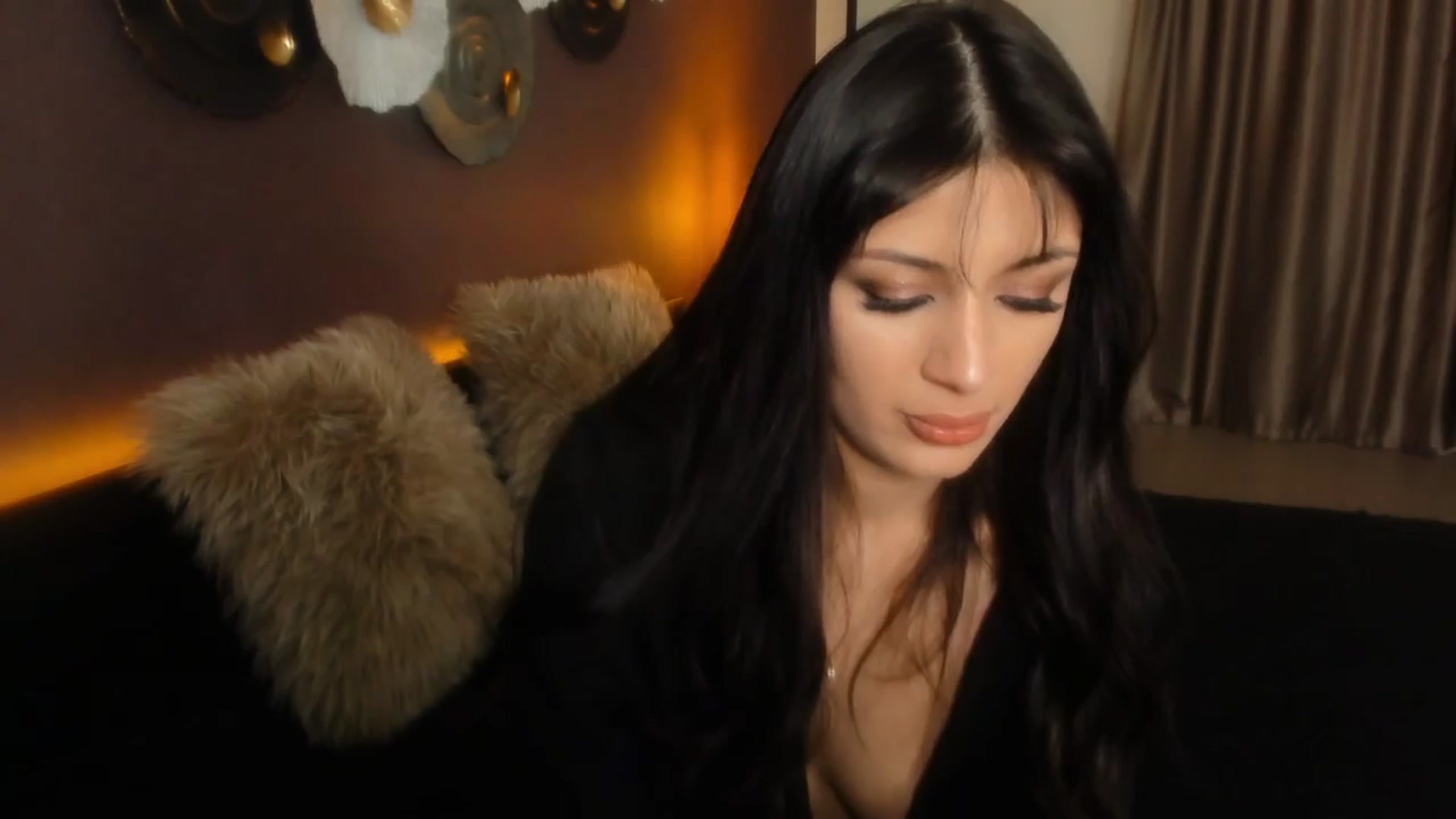 Gallery image thumbnail from Angel_on_Duty's myfreecams stream on, 03/27/2024, 03:13 image 8 of 20
