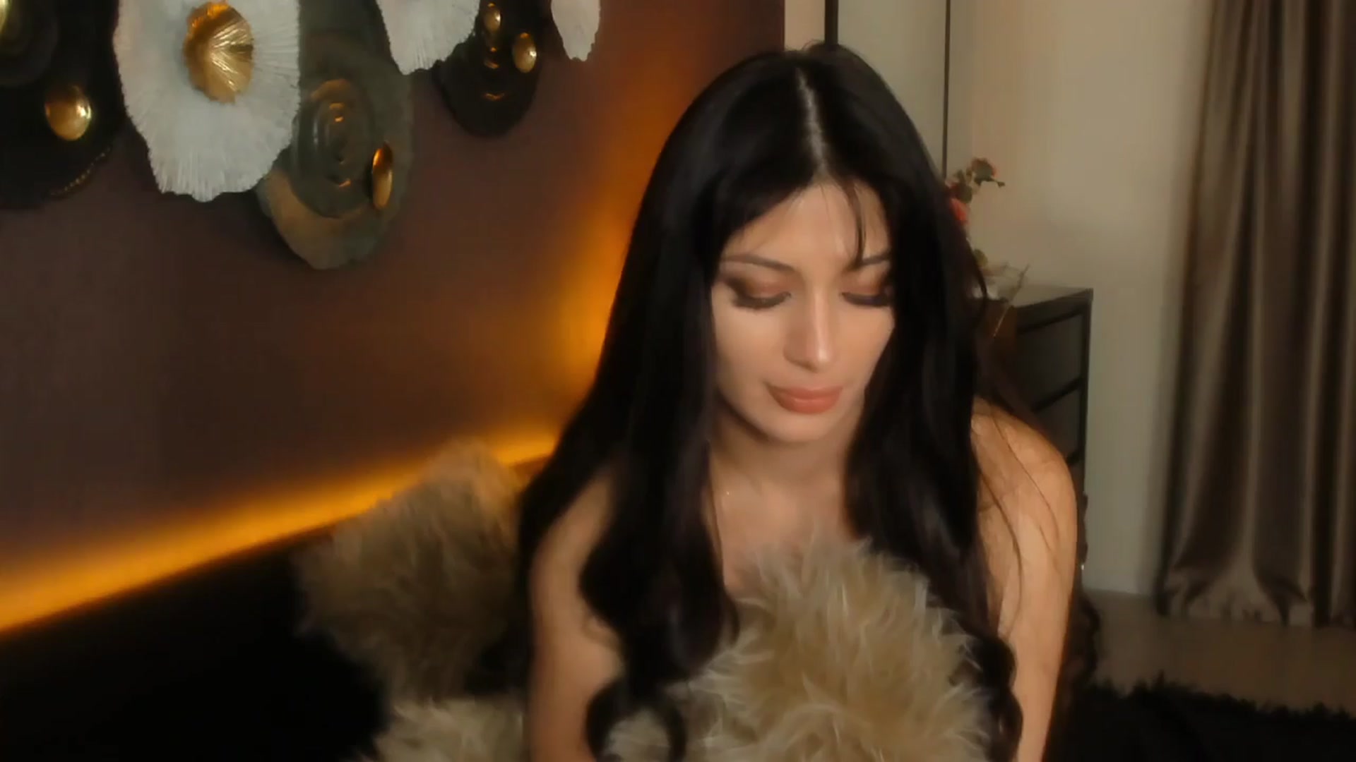 Gallery image thumbnail from Angel_on_Duty's myfreecams stream on, 03/27/2024, 03:13 image 17 of 20