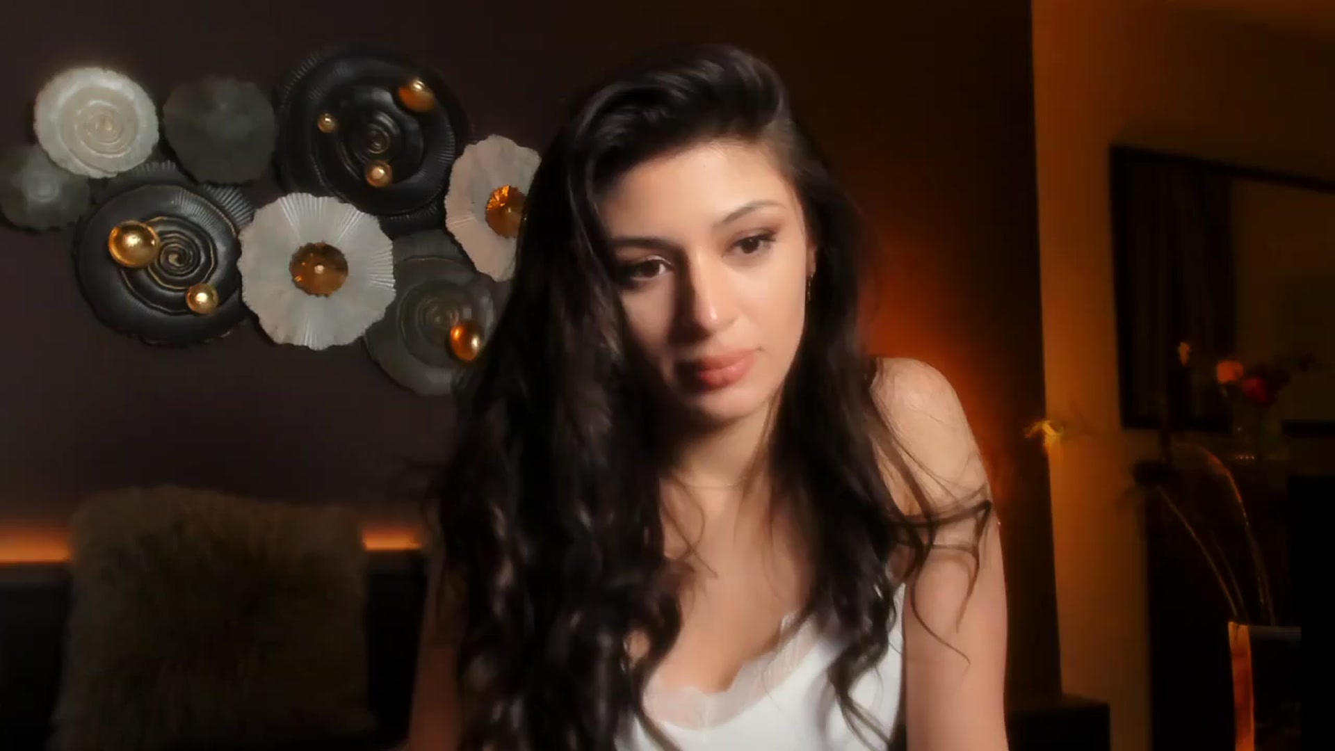 Gallery image thumbnail from Angel_on_Duty's myfreecams stream on, 04/02/2024, 03:20 image 4 of 20