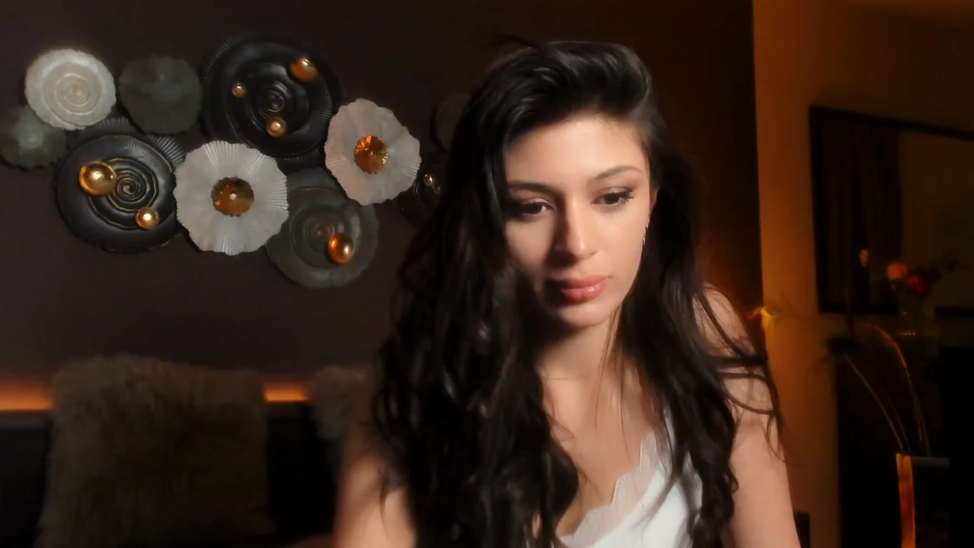 Gallery image thumbnail from Angel_on_Duty's myfreecams stream on, 04/02/2024, 03:20 image 3 of 20