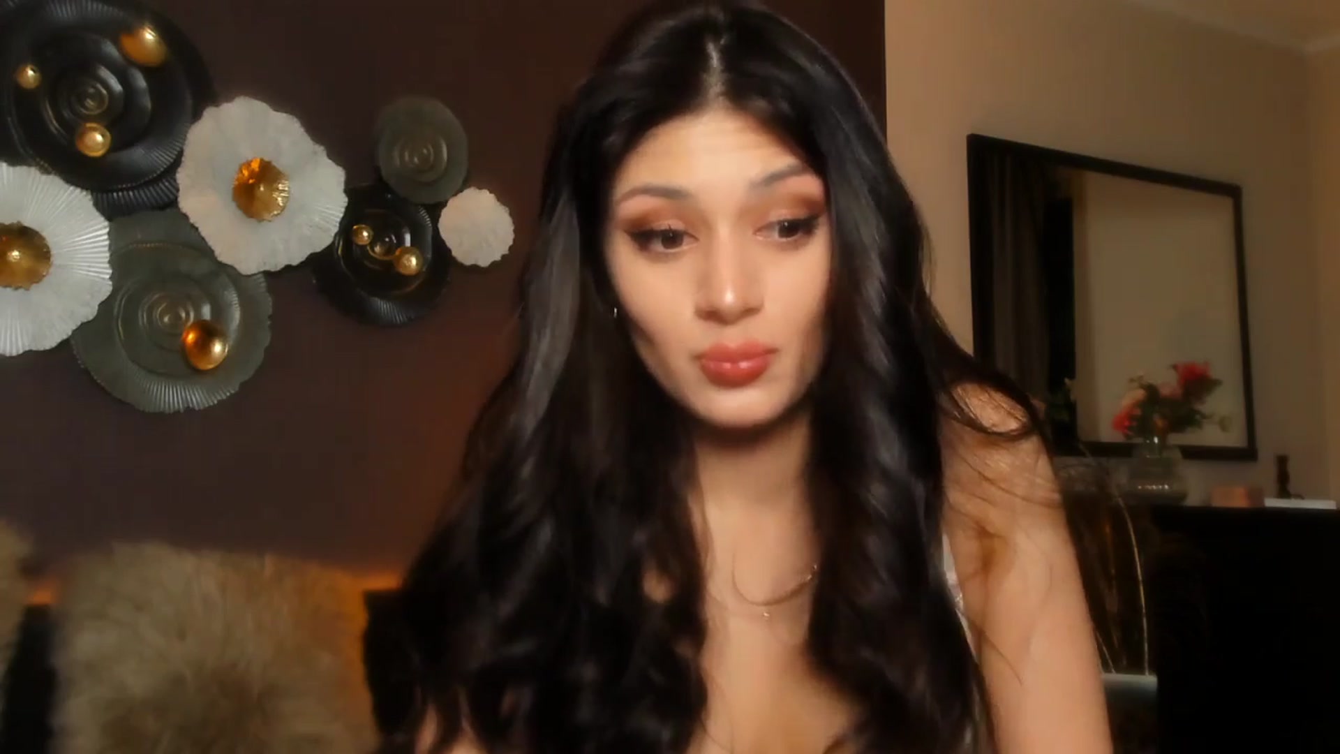 Gallery image thumbnail from Angel_on_Duty's myfreecams stream on, 04/05/2024, 24:42 image 4 of 20