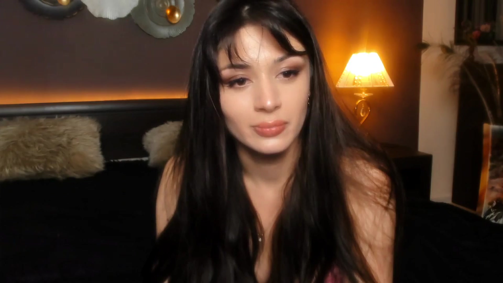 Gallery image thumbnail from Angel_on_Duty's myfreecams stream on, 04/06/2024, 21:51 image 13 of 20