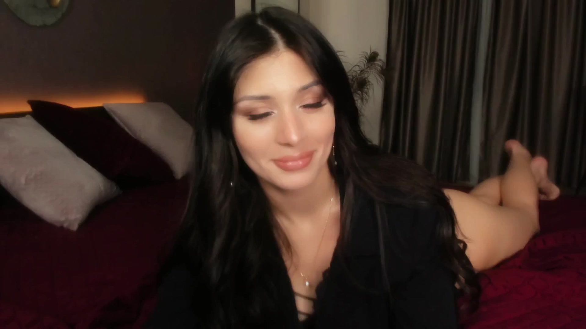 Gallery image thumbnail from Angel_on_Duty's myfreecams stream on, 04/15/2024, 21:11 image 7 of 20