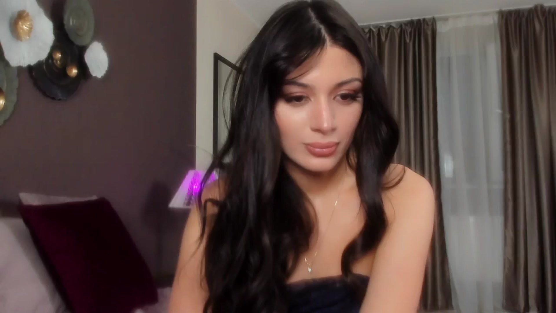 Gallery image thumbnail from Angel_on_Duty's myfreecams stream on, 04/26/2024, 24:42 image 15 of 20