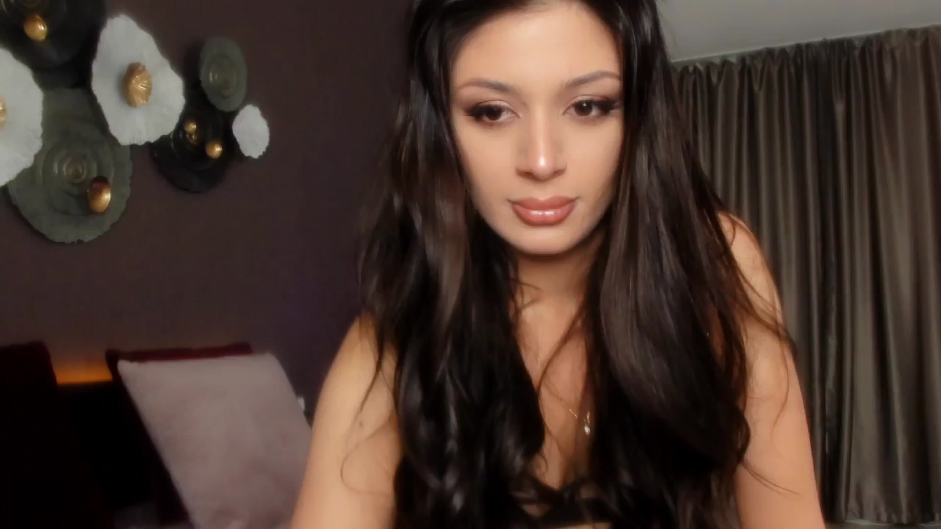 Gallery image thumbnail from Angel_on_Duty's myfreecams stream on, 04/26/2024, 22:14 image 6 of 20