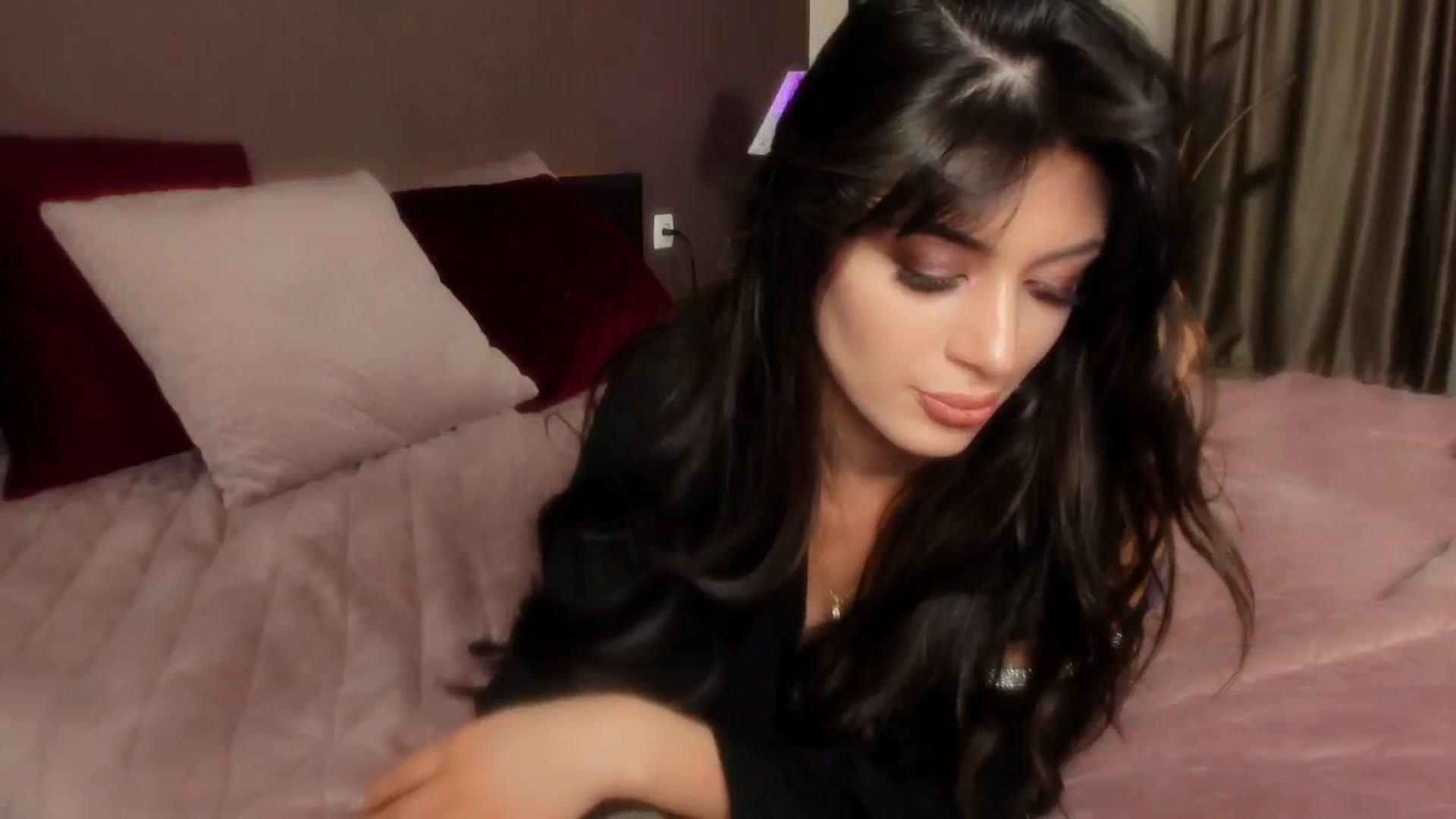 Gallery image thumbnail from Angel_on_Duty's myfreecams stream on, 04/28/2024, 21:38 image 4 of 20