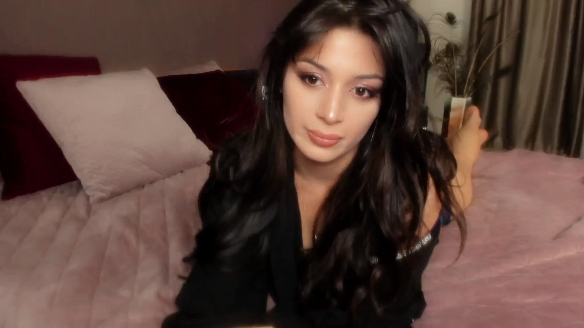 Gallery image thumbnail from Angel_on_Duty's myfreecams stream on, 04/28/2024, 21:38 image 3 of 20
