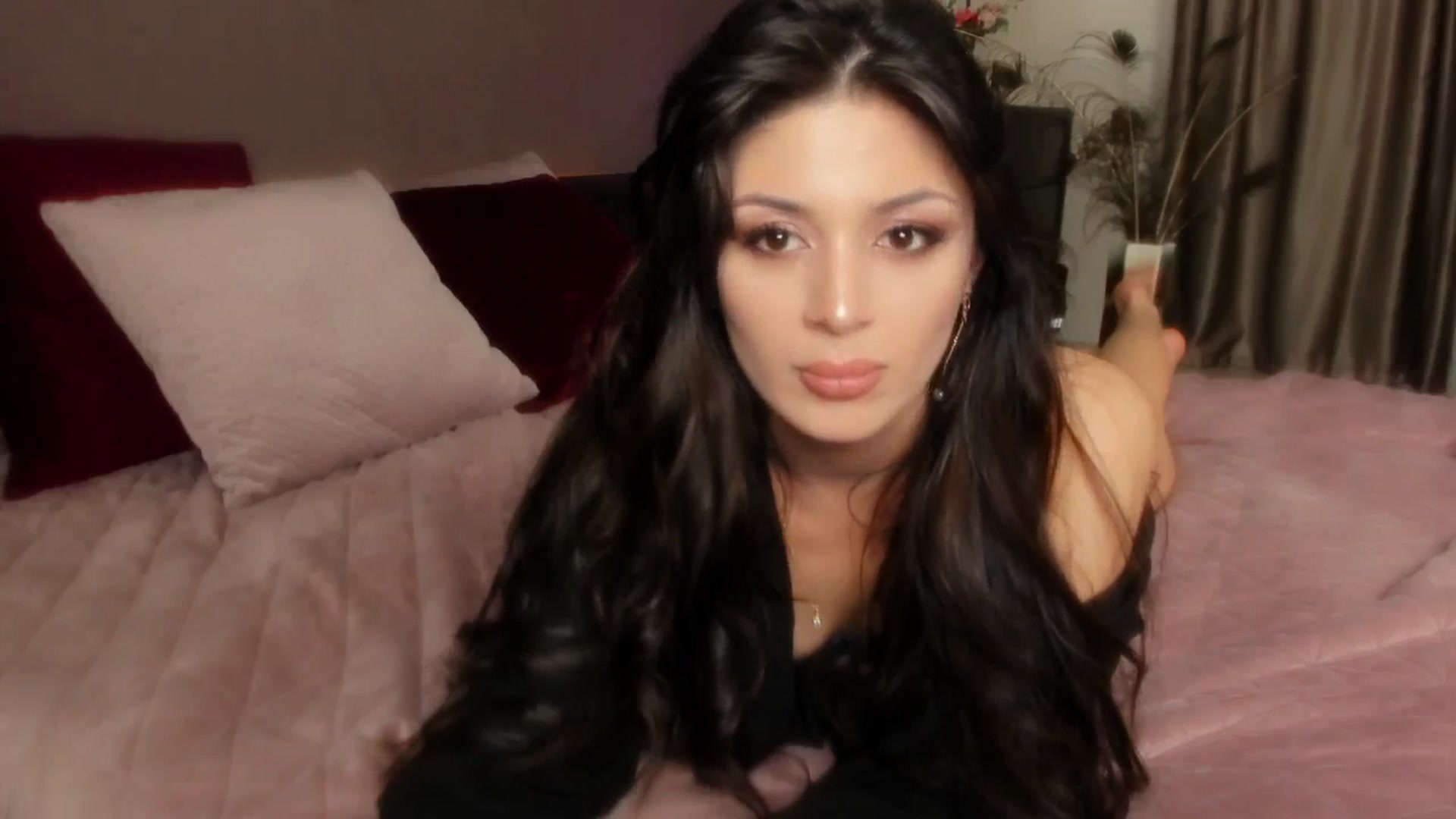 Gallery image thumbnail from Angel_on_Duty's myfreecams stream on, 04/28/2024, 21:38 image 13 of 20