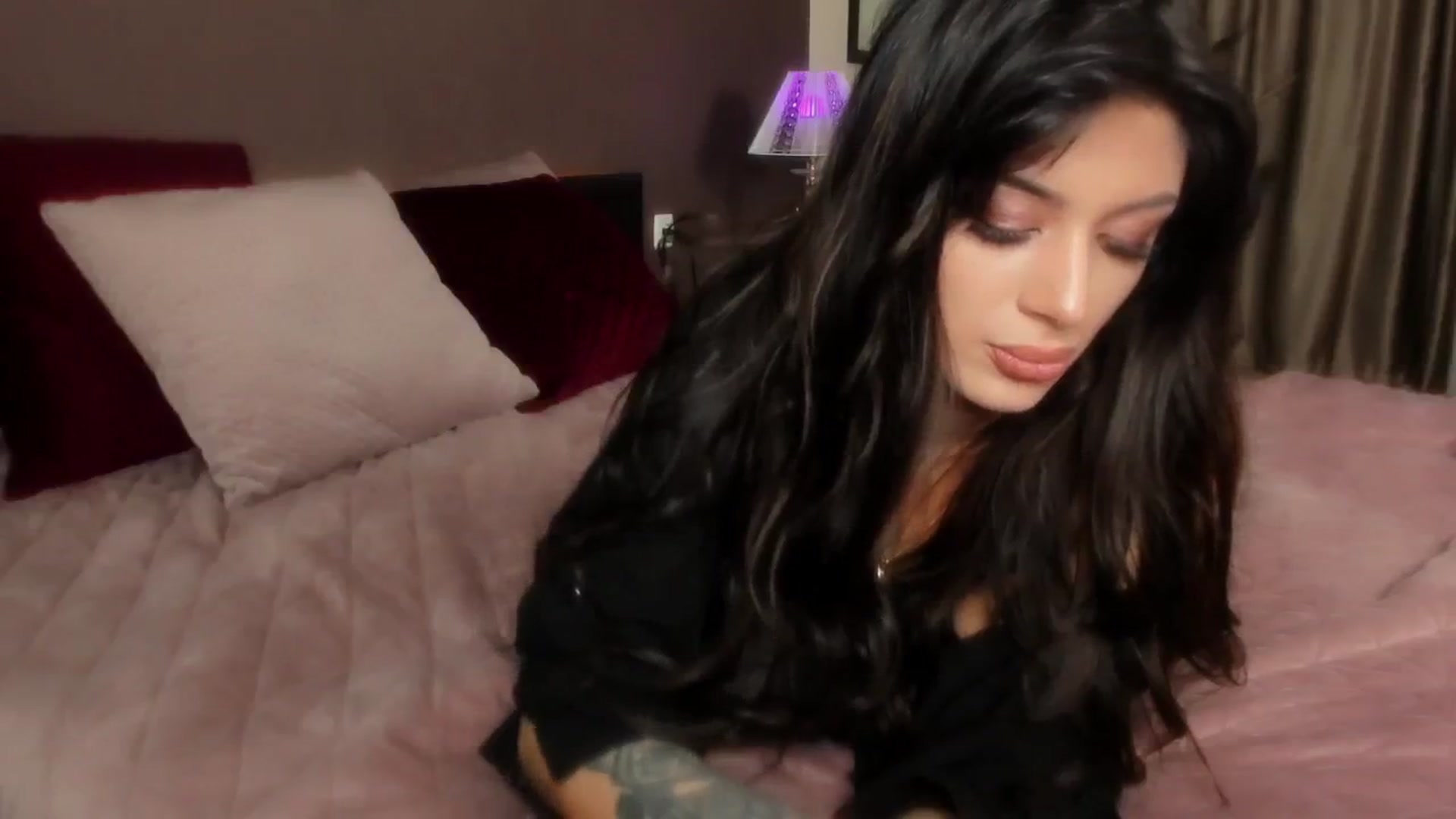 Gallery image thumbnail from Angel_on_Duty's myfreecams stream on, 04/28/2024, 21:38 image 16 of 20