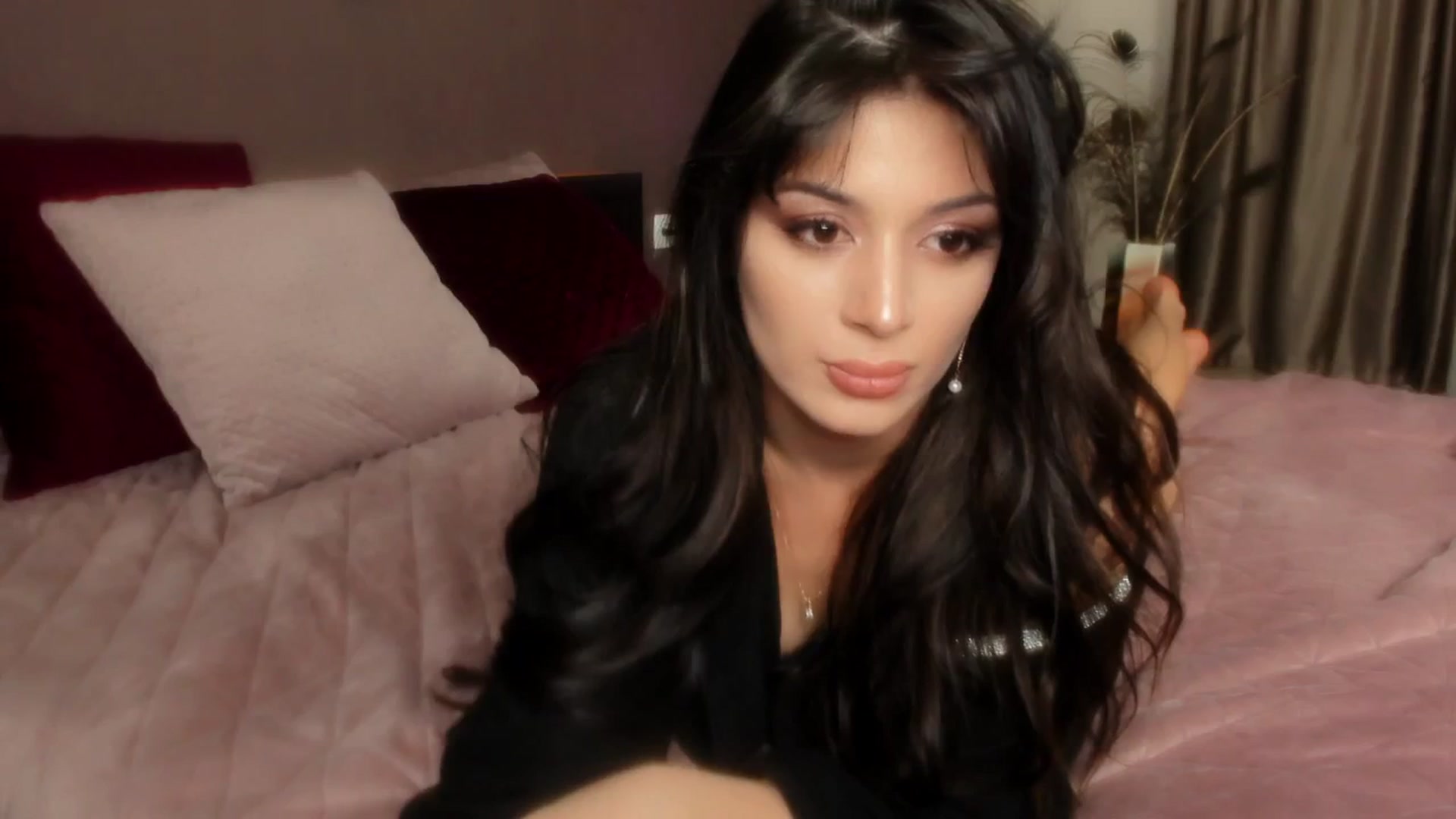 Gallery image thumbnail from Angel_on_Duty's myfreecams stream on, 04/28/2024, 21:38 image 5 of 20