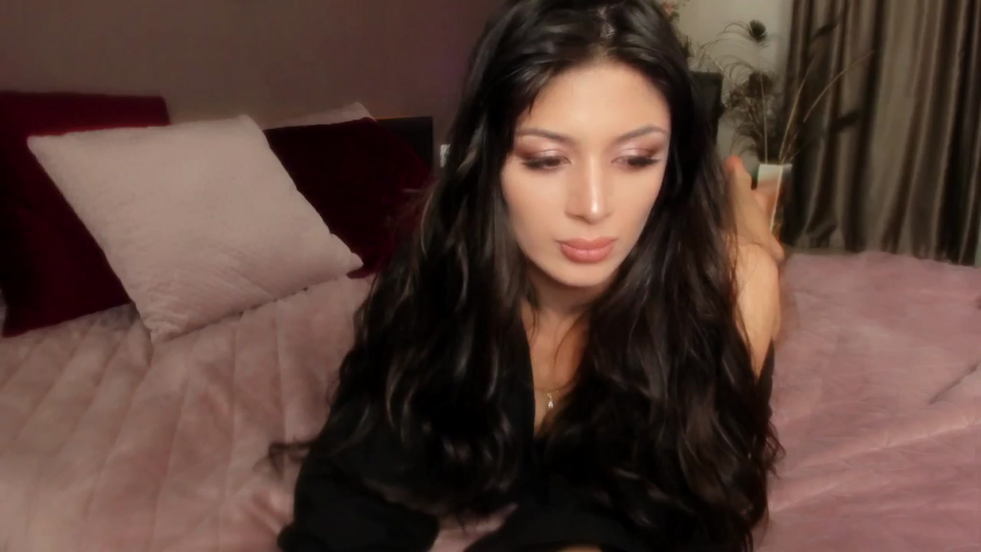 Gallery image thumbnail from Angel_on_Duty's myfreecams stream on, 04/28/2024, 21:38 image 14 of 20