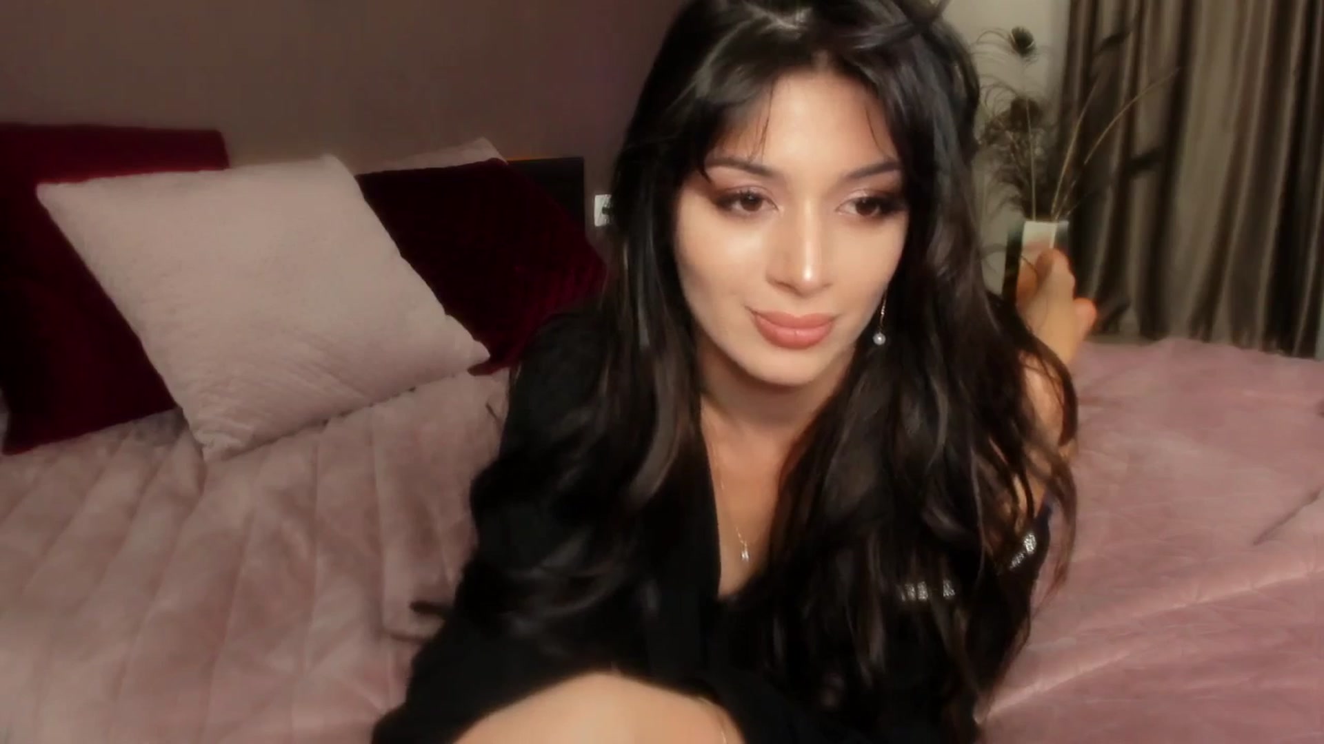 Gallery image thumbnail from Angel_on_Duty's myfreecams stream on, 04/28/2024, 21:38 image 6 of 20