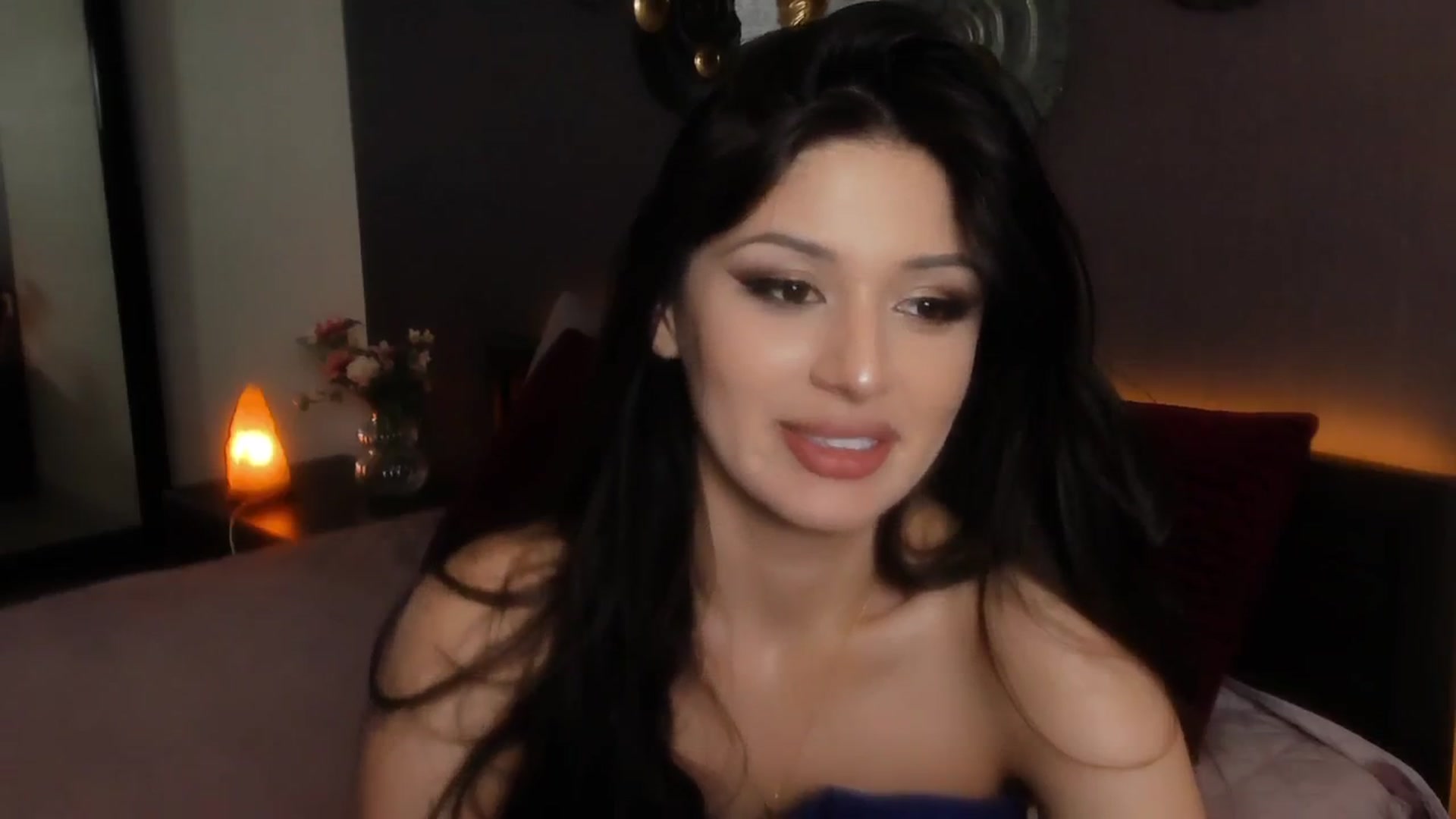 Gallery image thumbnail from Angel_on_Duty's myfreecams stream on, 05/02/2024, 02:45 image 18 of 20
