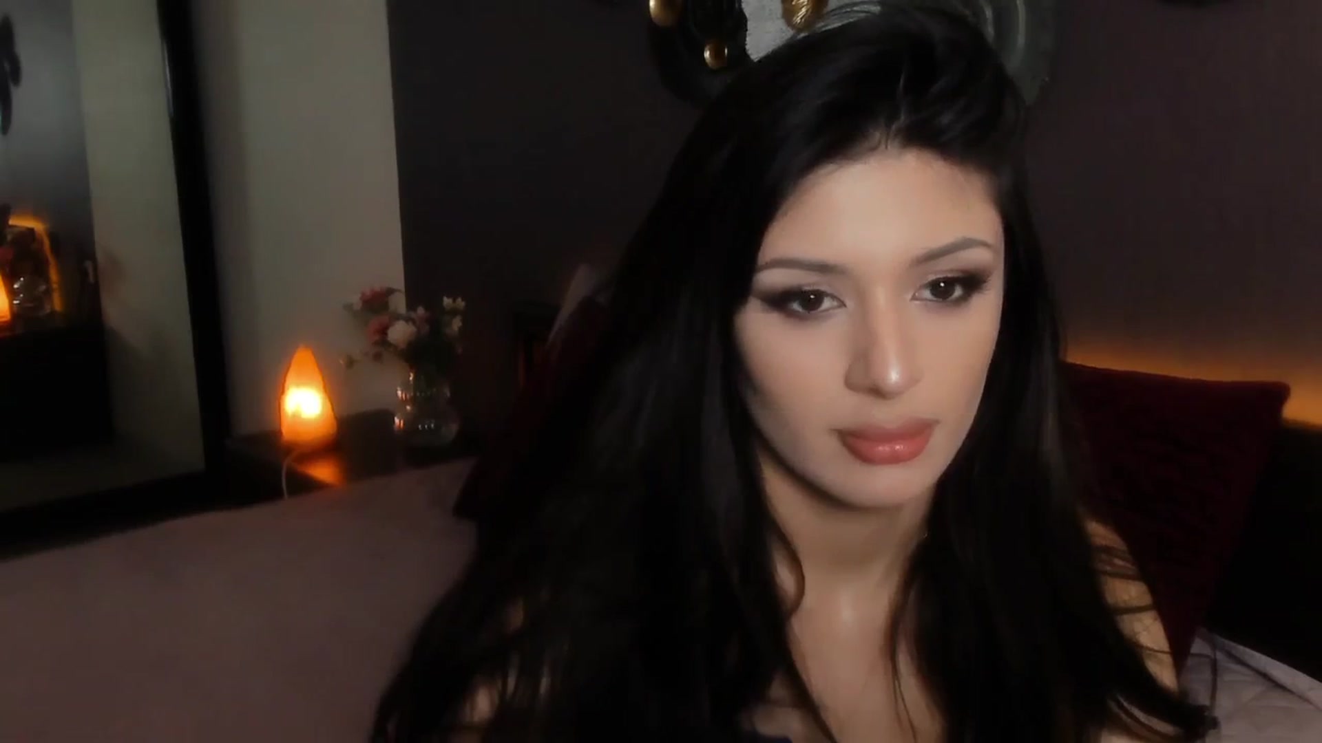 Gallery image thumbnail from Angel_on_Duty's myfreecams stream on, 05/02/2024, 02:45 image 14 of 20