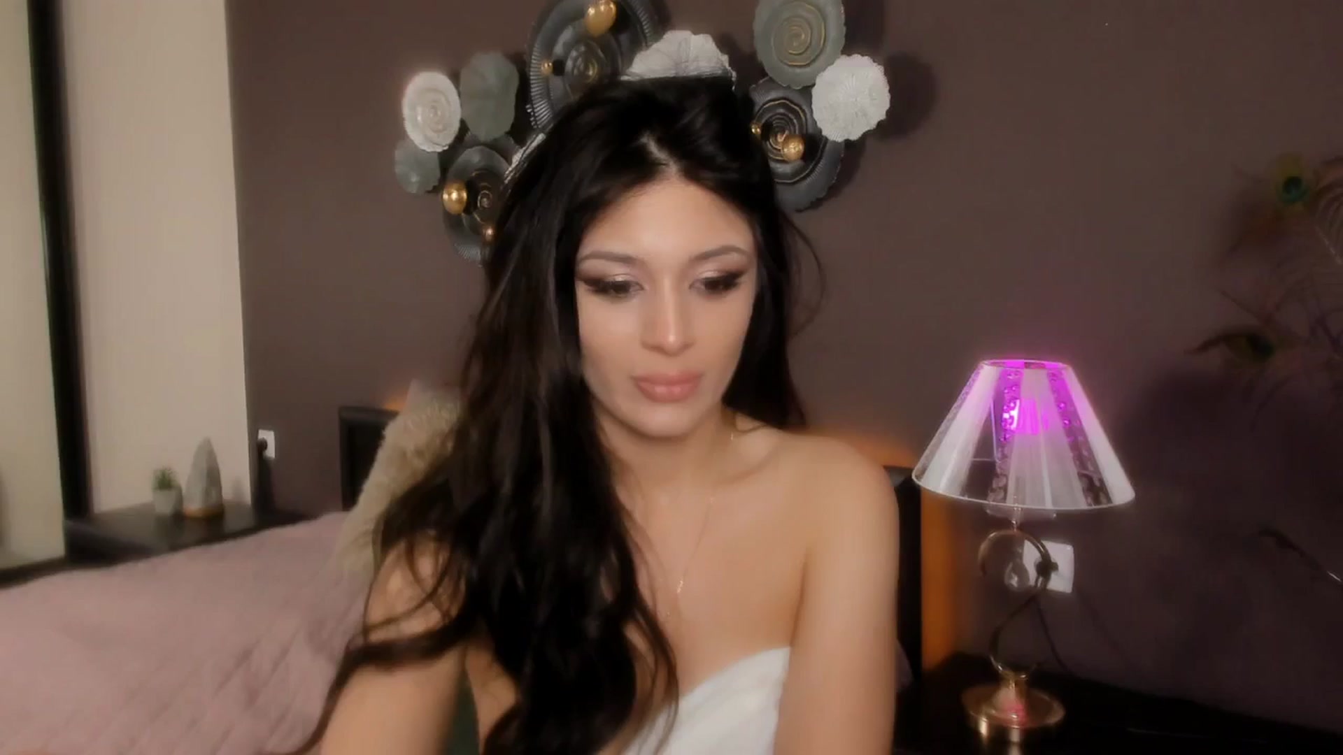 Gallery image thumbnail from Angel_on_Duty's myfreecams stream on, 05/04/2024, 23:54 image 7 of 20