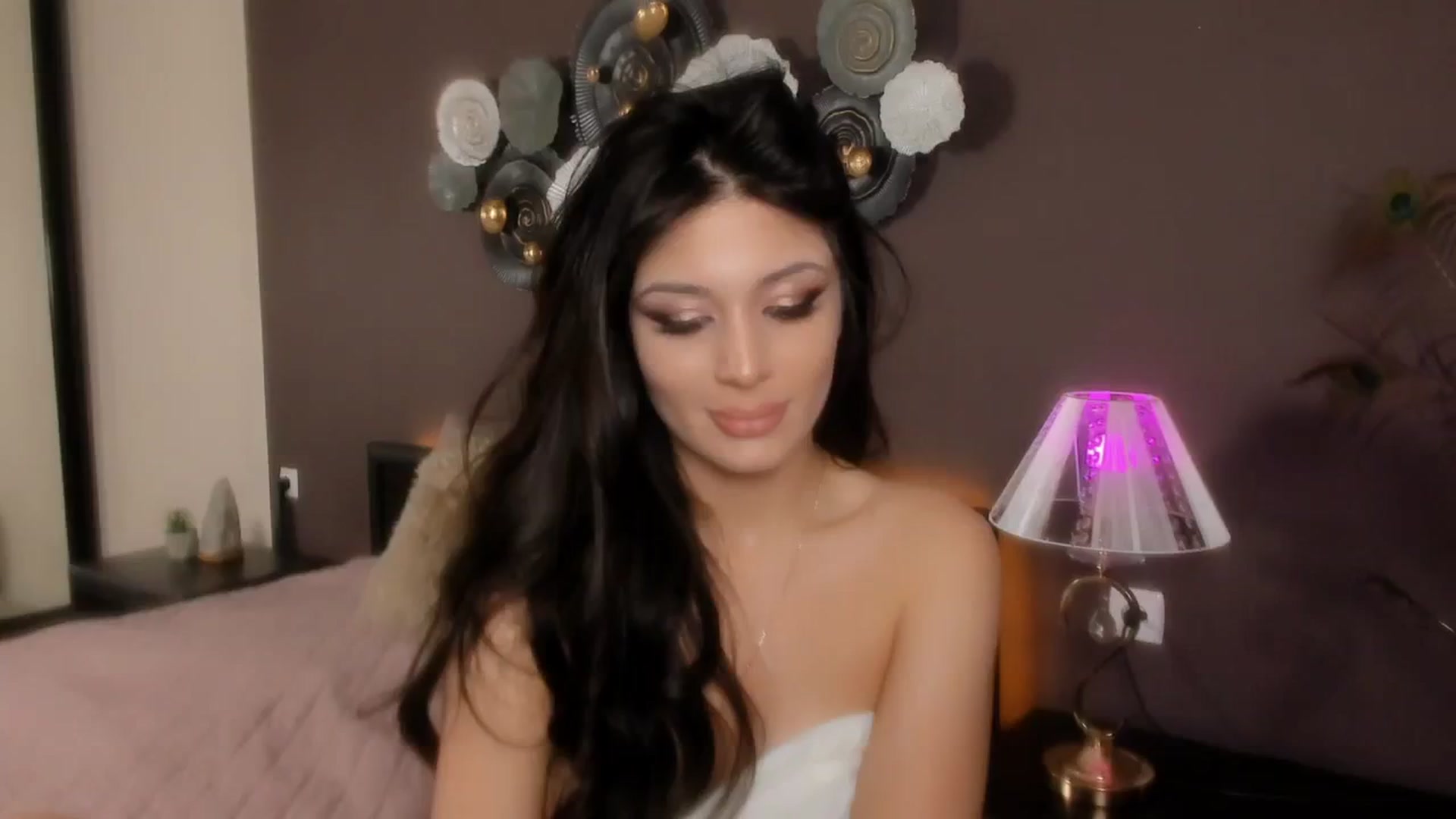 Gallery image thumbnail from Angel_on_Duty's myfreecams stream on, 05/04/2024, 23:54 image 6 of 20