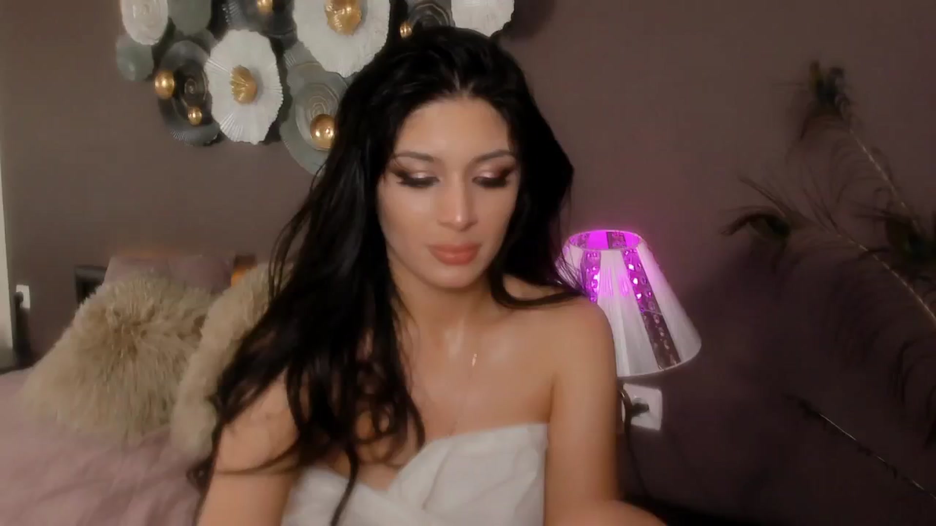 Gallery image thumbnail from Angel_on_Duty's myfreecams stream on, 05/05/2024, 03:21 image 7 of 20