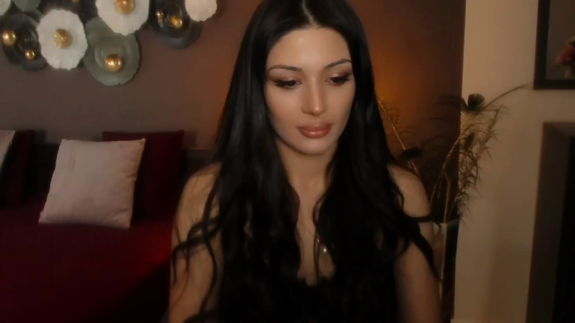 Gallery image thumbnail from Angel_on_Duty's myfreecams stream on, 05/06/2024, 22:46 image 2 of 20
