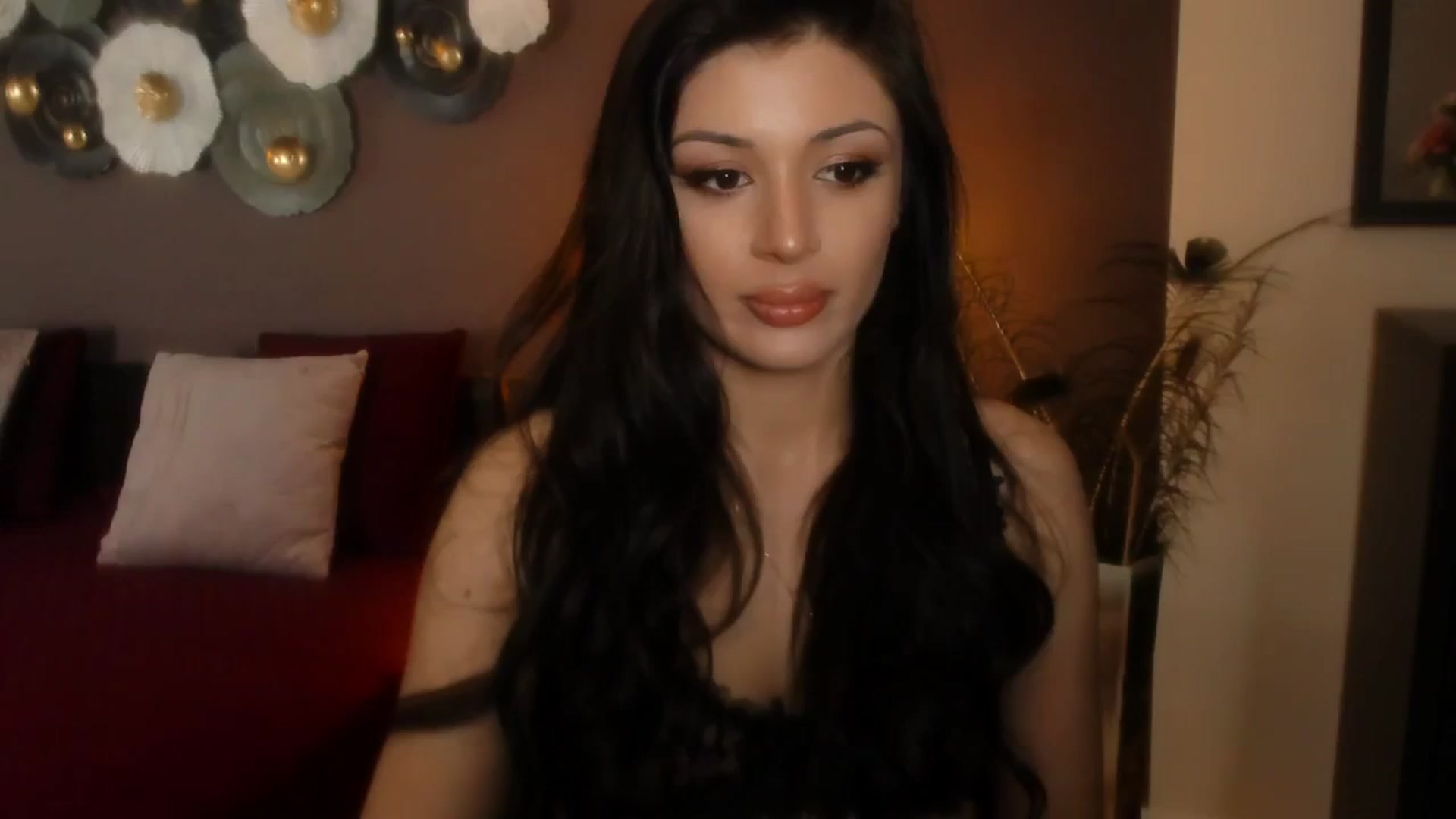 Gallery image thumbnail from Angel_on_Duty's myfreecams stream on, 05/06/2024, 22:46 image 17 of 20