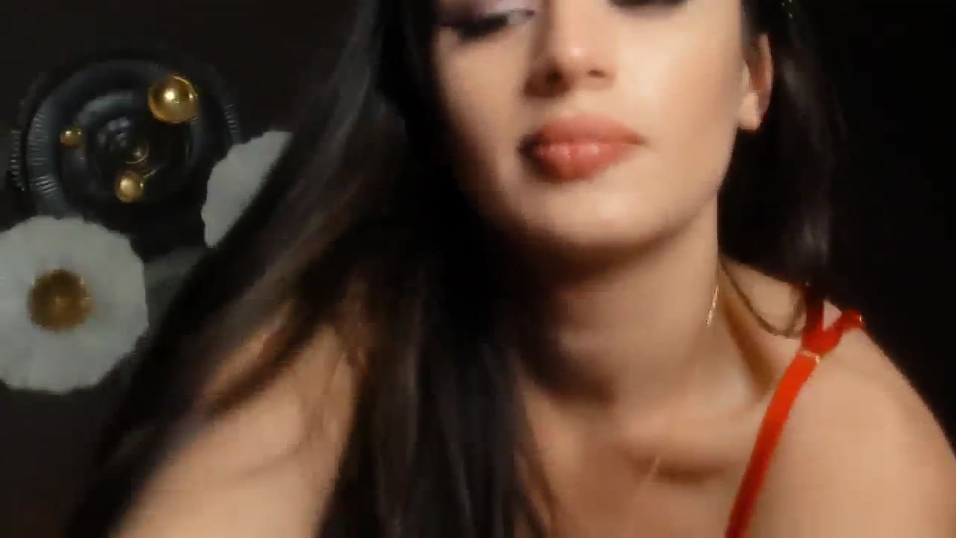 Gallery image thumbnail from Angel_on_Duty's myfreecams stream on, 05/15/2024, 22:20 image 15 of 20