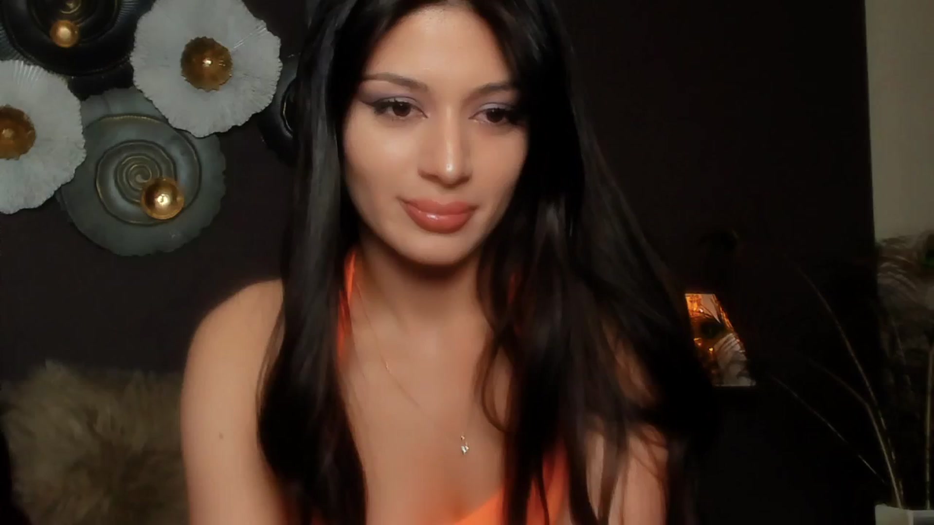 Gallery image thumbnail from Angel_on_Duty's myfreecams stream on, 05/16/2024, 03:37 image 18 of 20
