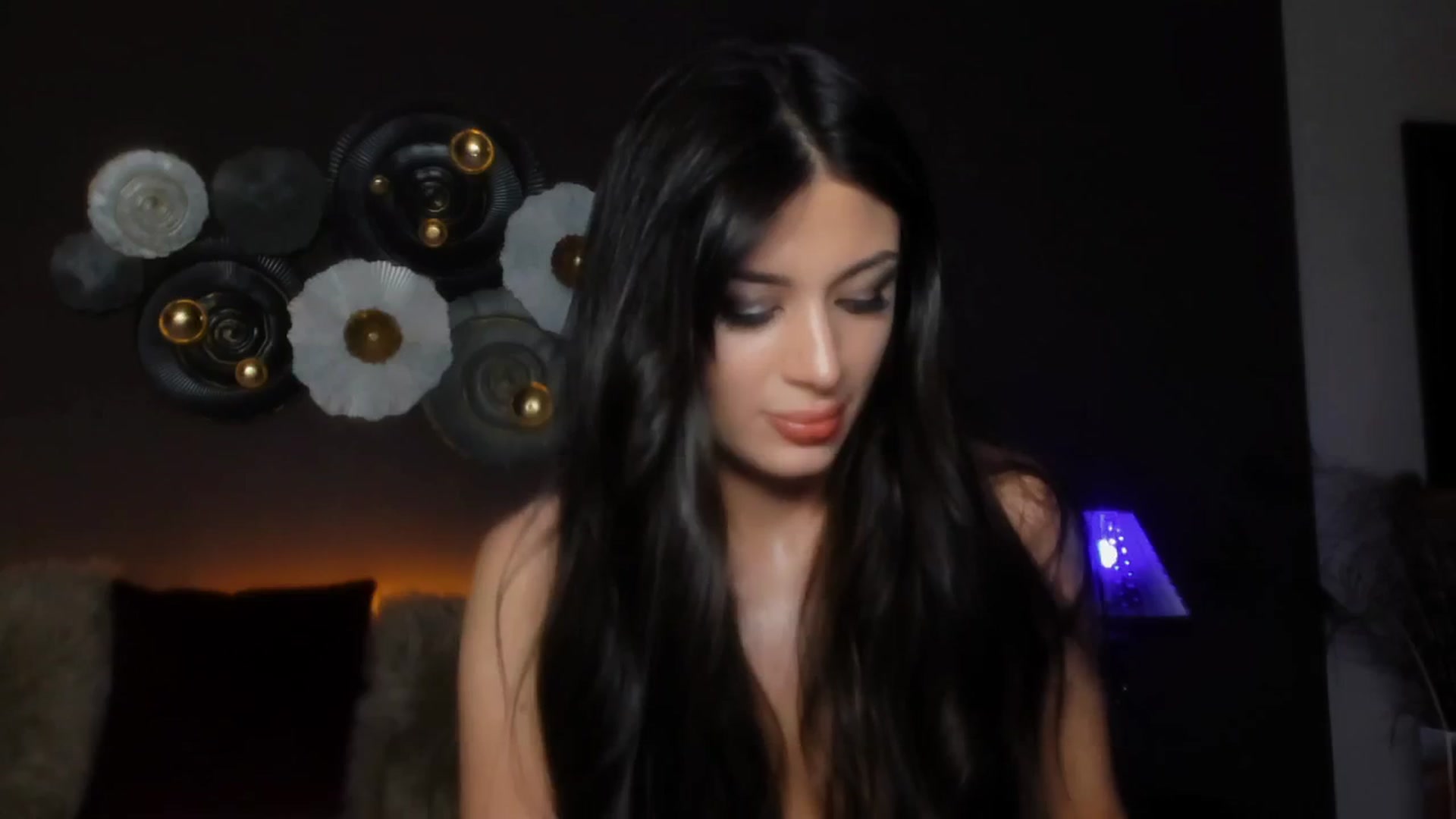 Gallery image thumbnail from Angel_on_Duty's myfreecams stream on, 05/19/2024, 21:11 image 13 of 20
