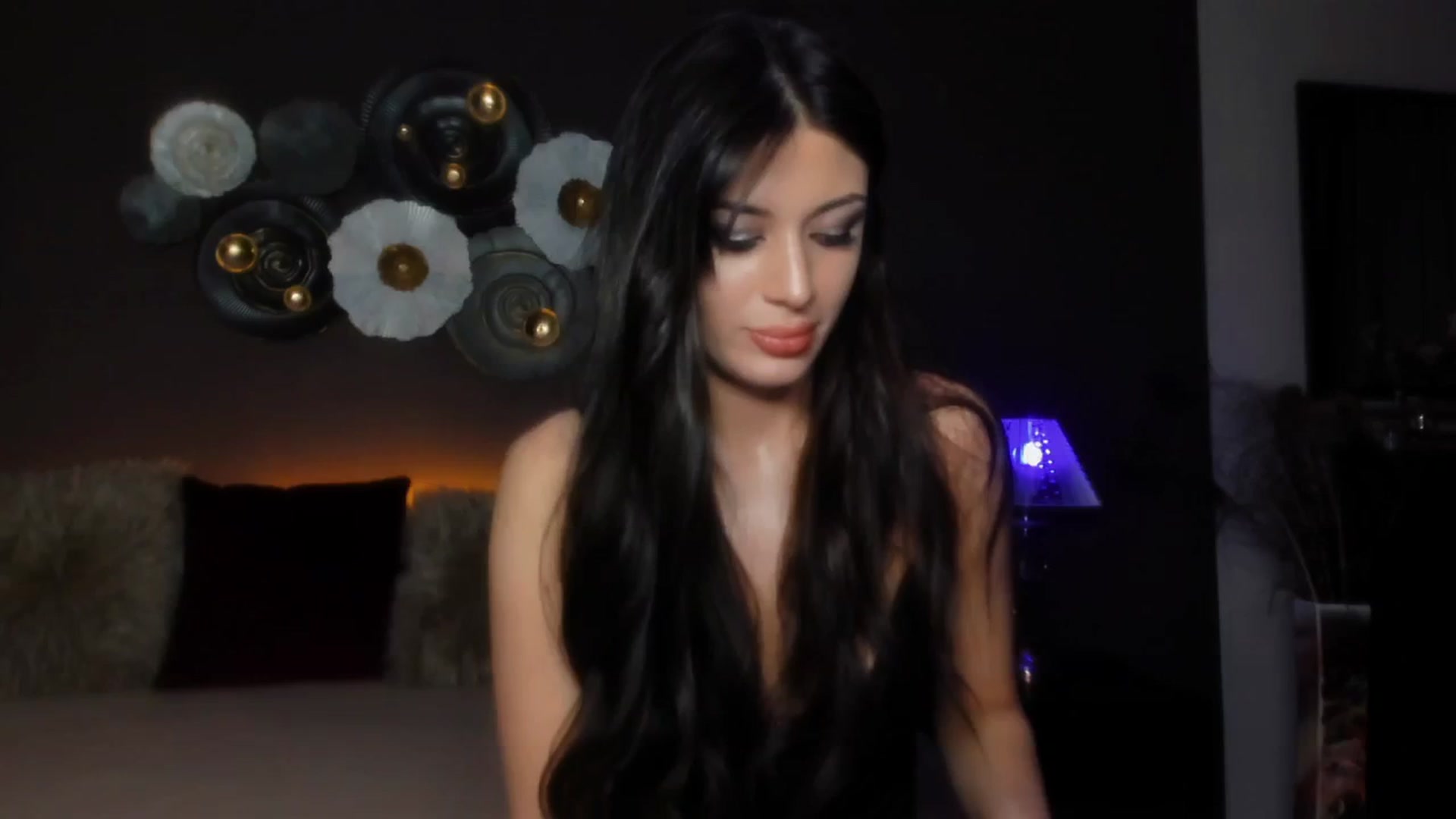 Gallery image thumbnail from Angel_on_Duty's myfreecams stream on, 05/19/2024, 21:11 image 20 of 20