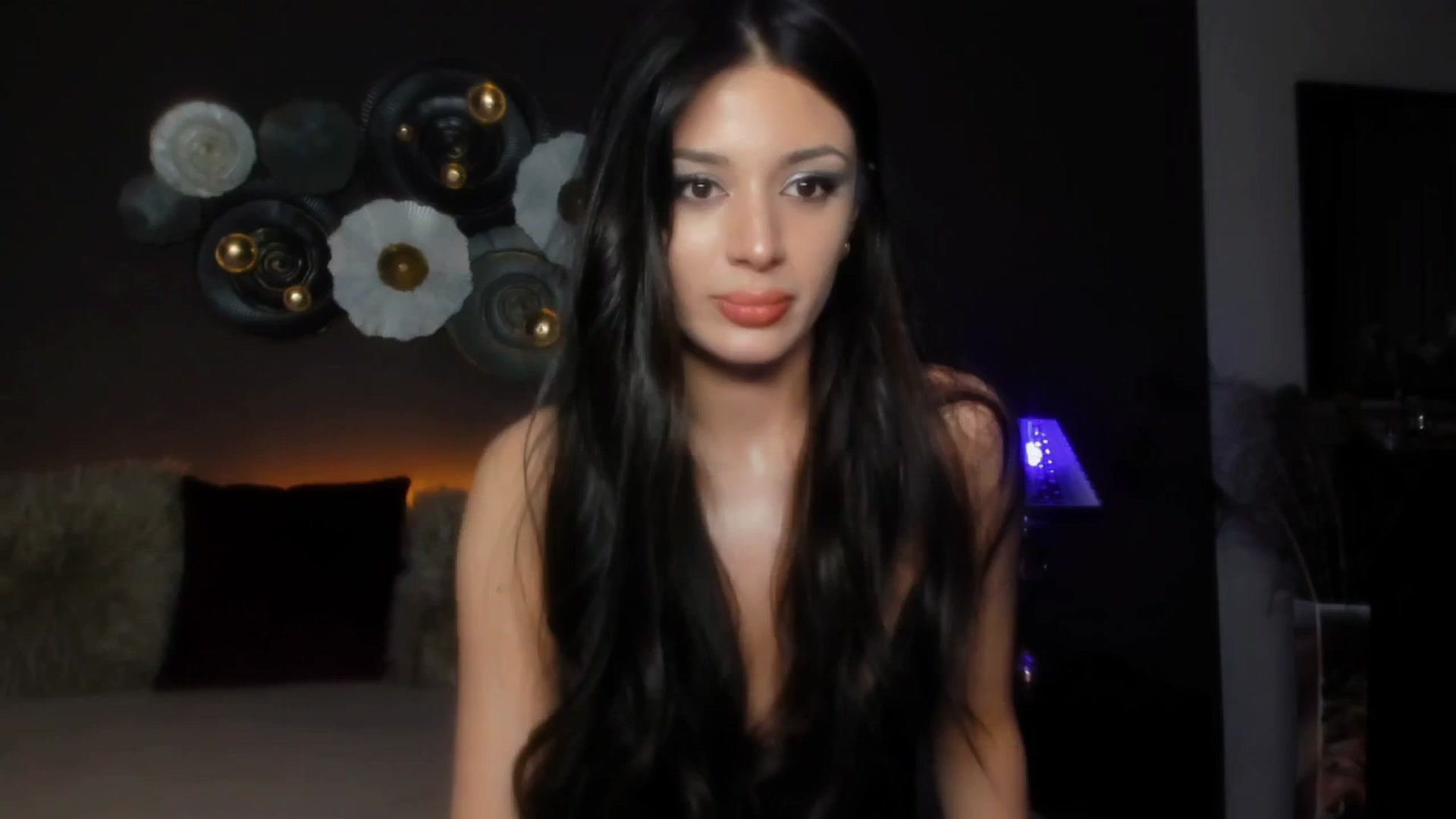 Gallery image thumbnail from Angel_on_Duty's myfreecams stream on, 05/19/2024, 21:11 image 16 of 20