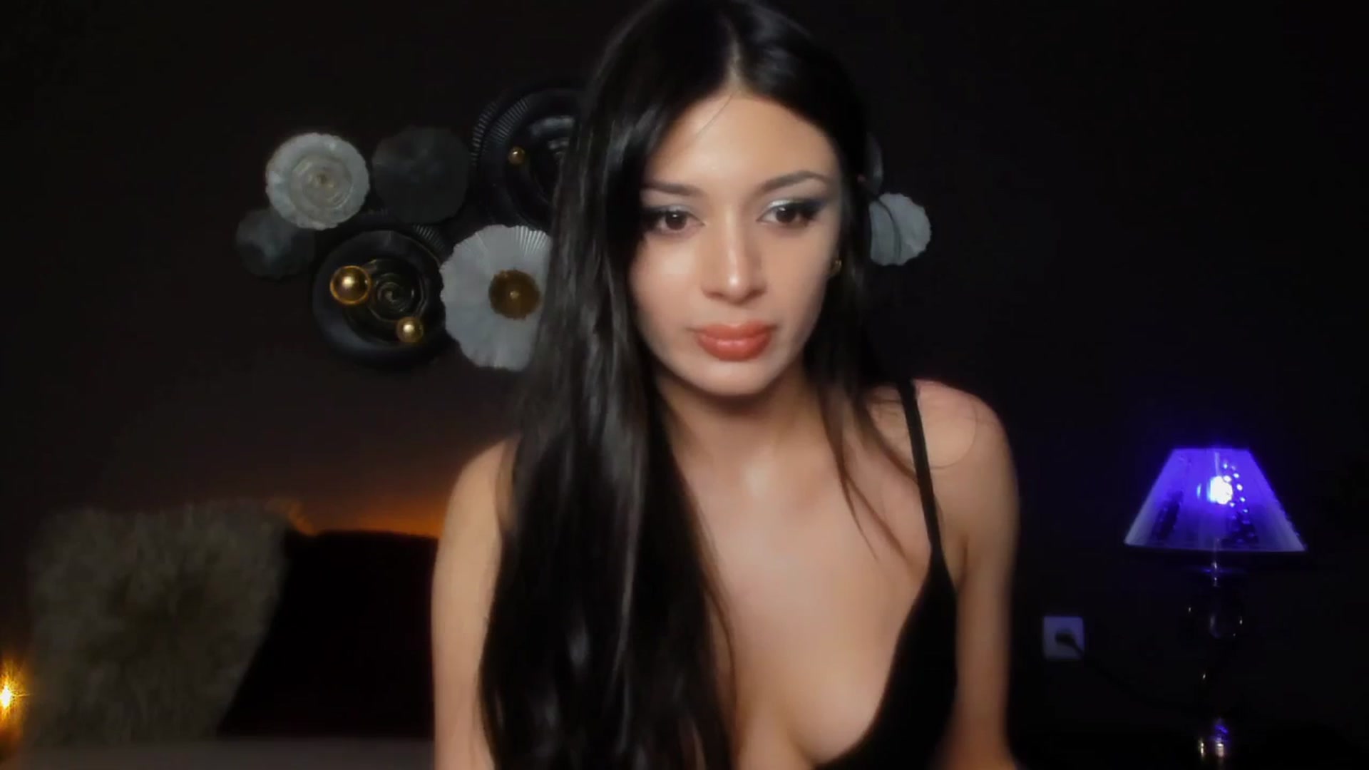 Gallery image thumbnail from Angel_on_Duty's myfreecams stream on, 05/19/2024, 23:24 image 17 of 20