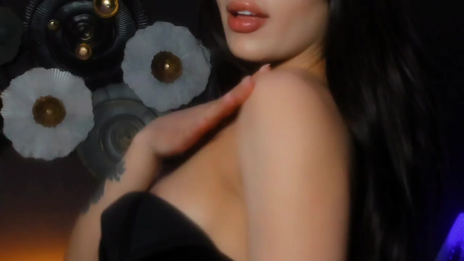 Gallery image thumbnail from Angel_on_Duty's myfreecams stream on, 05/20/2024, 24:32 image 20 of 20