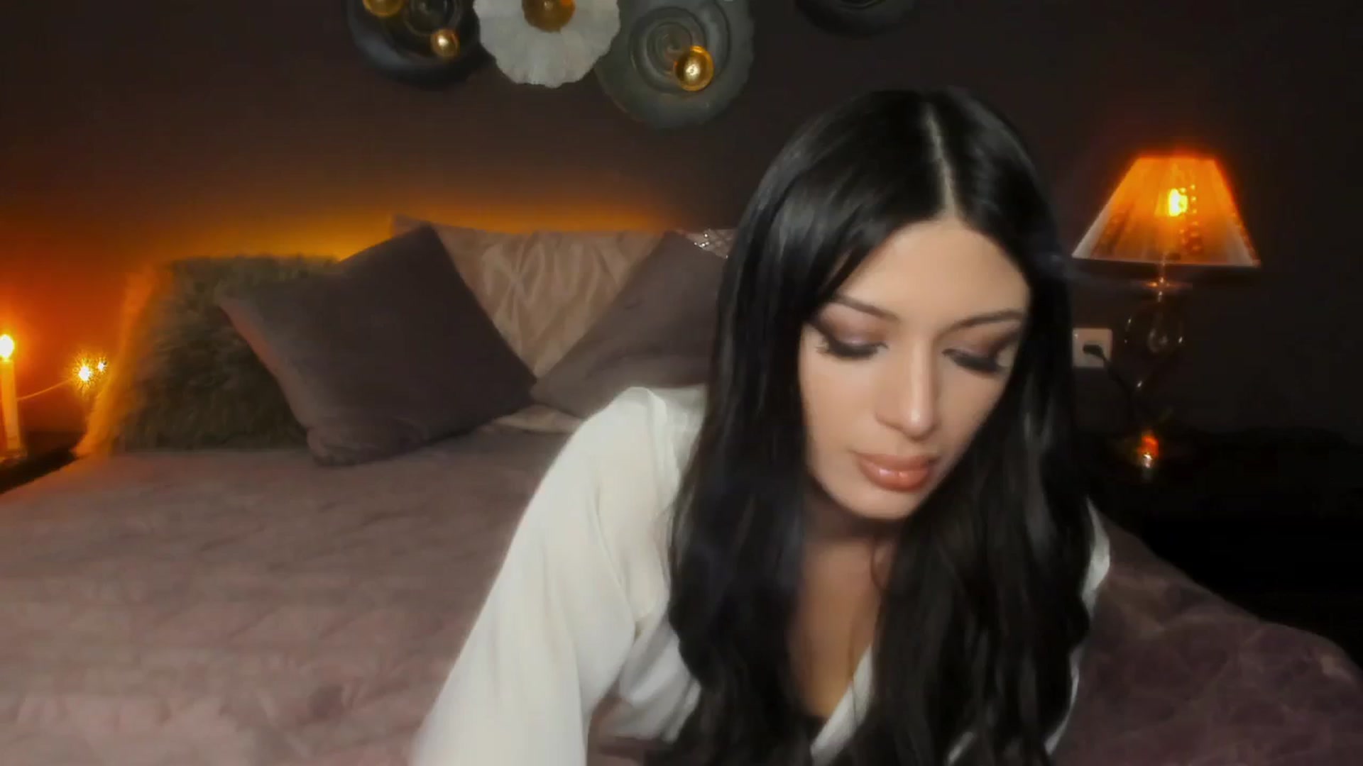 Gallery image thumbnail from Angel_on_Duty's myfreecams stream on, 05/22/2024, 20:20 image 16 of 20