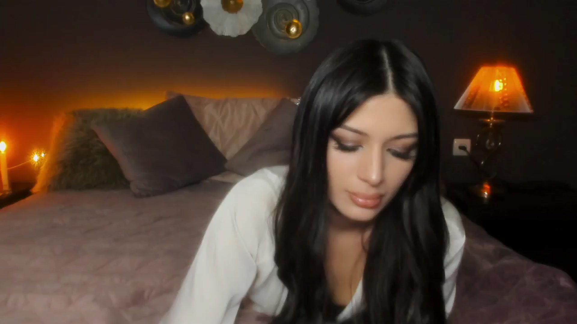 Gallery image thumbnail from Angel_on_Duty's myfreecams stream on, 05/22/2024, 20:20 image 15 of 20