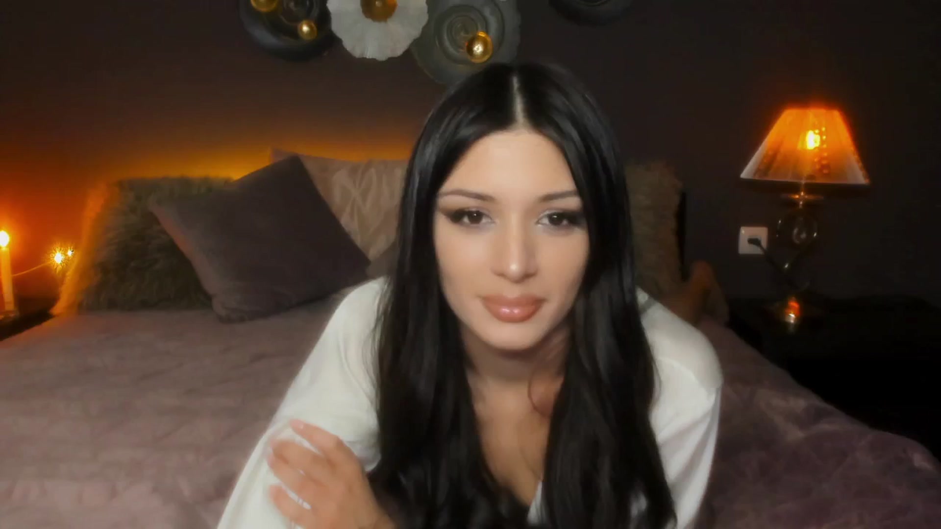 Gallery image thumbnail from Angel_on_Duty's myfreecams stream on, 05/22/2024, 20:20 image 8 of 20