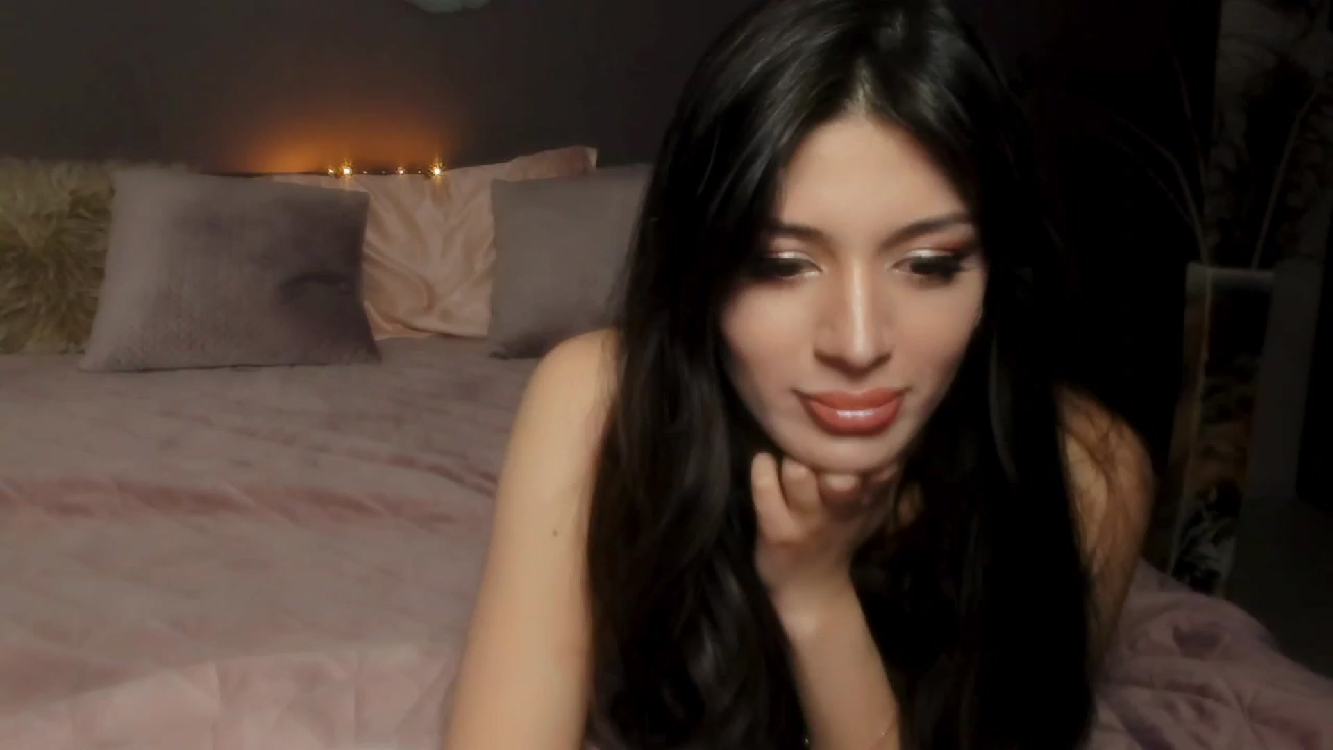 Gallery image thumbnail from Angel_on_Duty's myfreecams stream on, 05/27/2024, 21:58 image 17 of 20