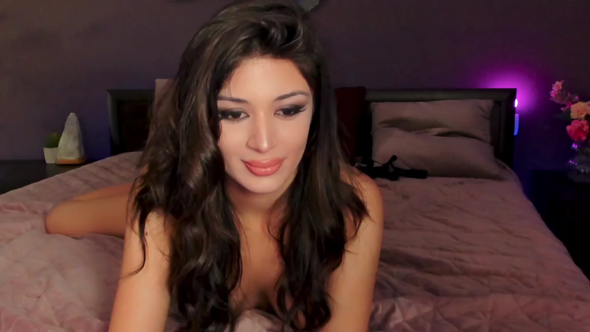 Gallery image thumbnail from Angel_on_Duty's myfreecams stream on, 06/12/2024, 21:55 image 15 of 20
