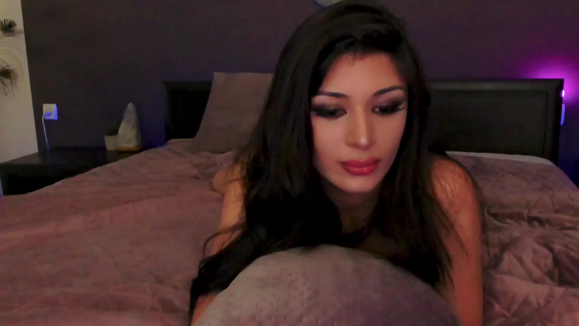 Gallery image thumbnail from Angel_on_Duty's myfreecams stream on, 06/13/2024, 24:34 image 20 of 20