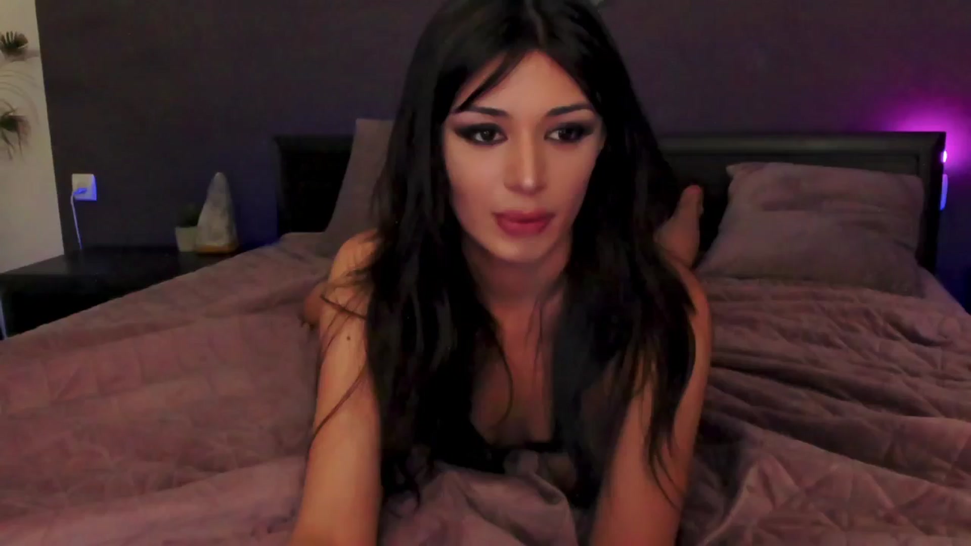 Gallery image thumbnail from Angel_on_Duty's myfreecams stream on, 06/13/2024, 24:34 image 5 of 20