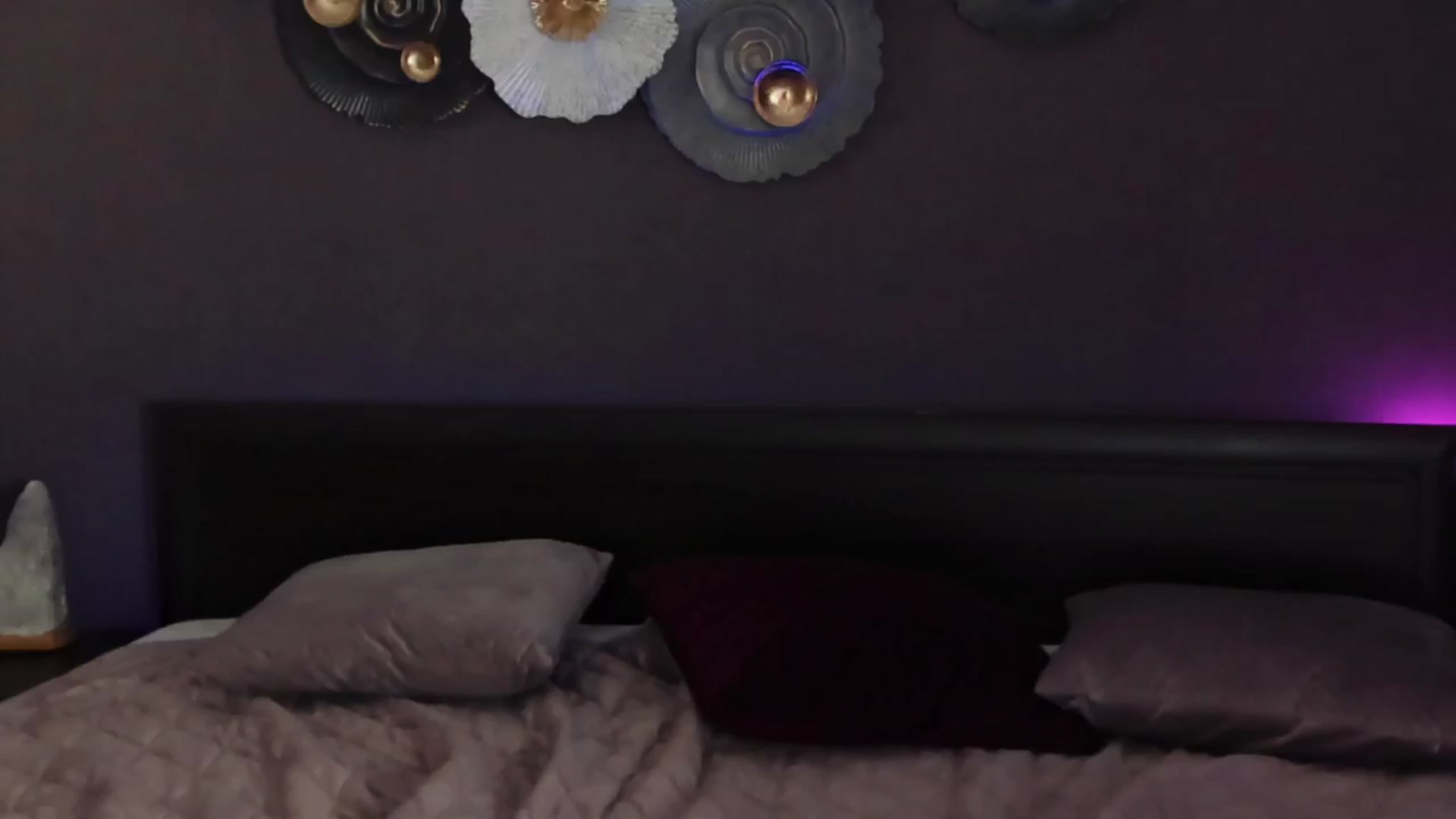 Gallery image thumbnail from Angel_on_Duty's myfreecams stream on, 06/13/2024, 22:17 image 9 of 20