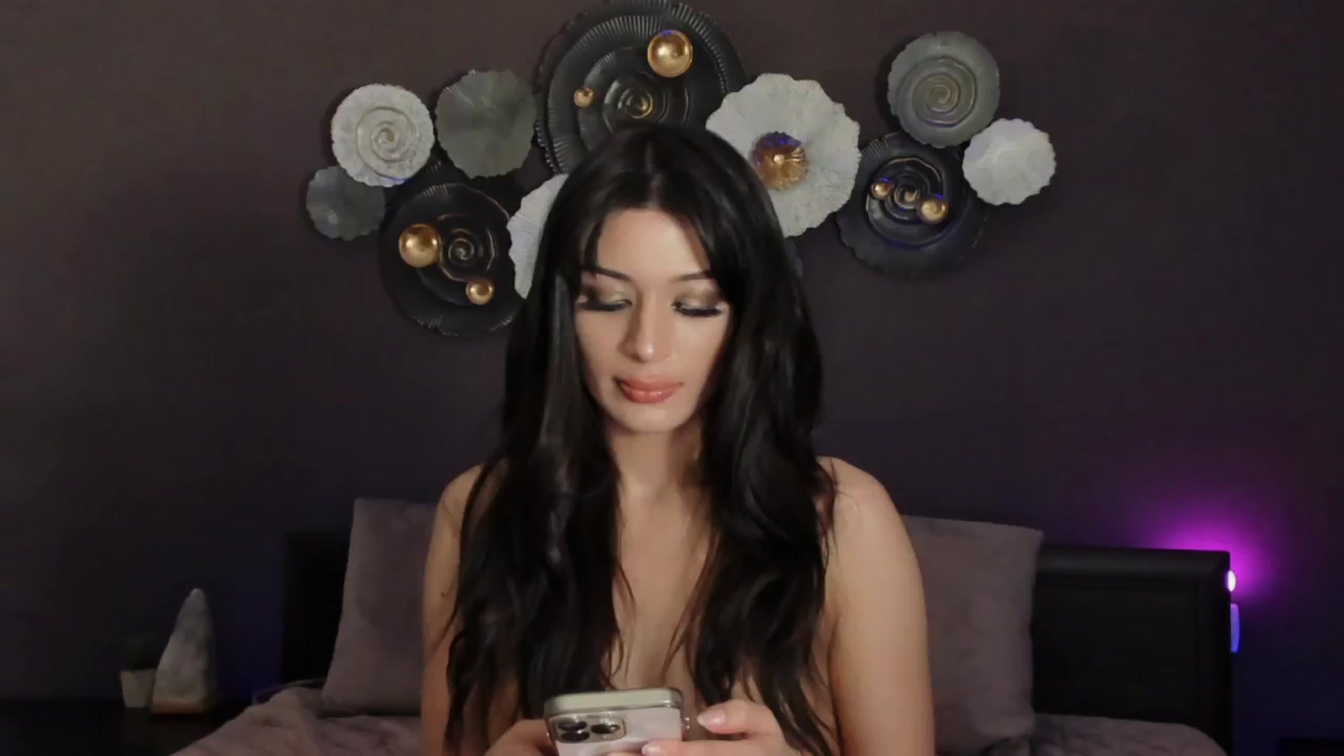 Gallery image thumbnail from Angel_on_Duty's myfreecams stream on, 06/14/2024, 24:03 image 10 of 20
